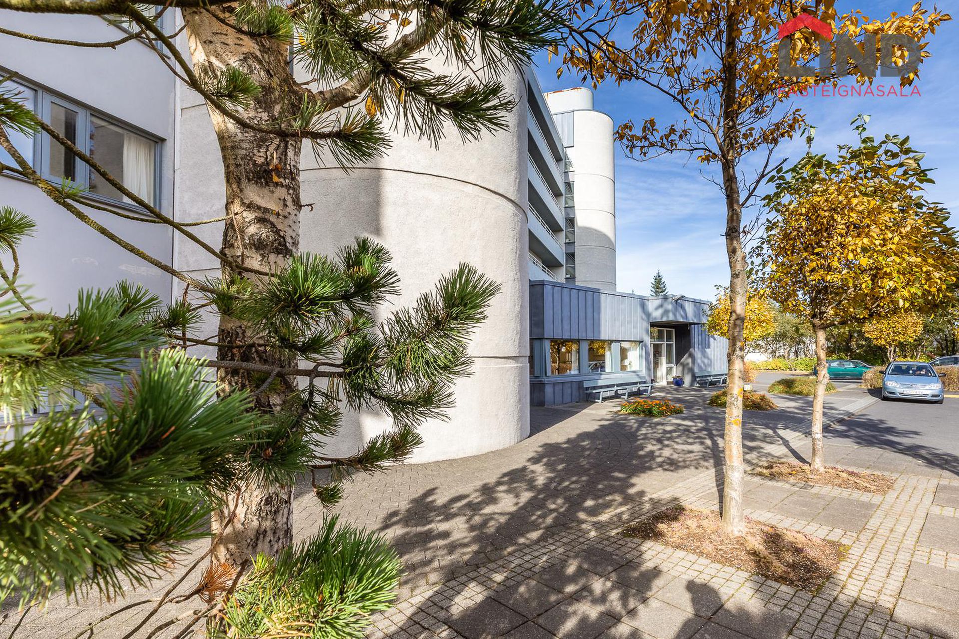 Hvassaleiti 56, 103 Reykjavík