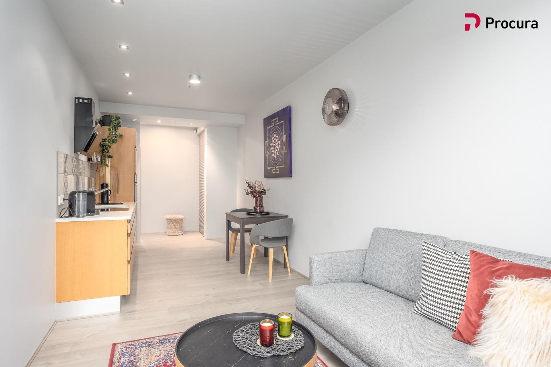 Laugavegur 103, 105 Reykjavík