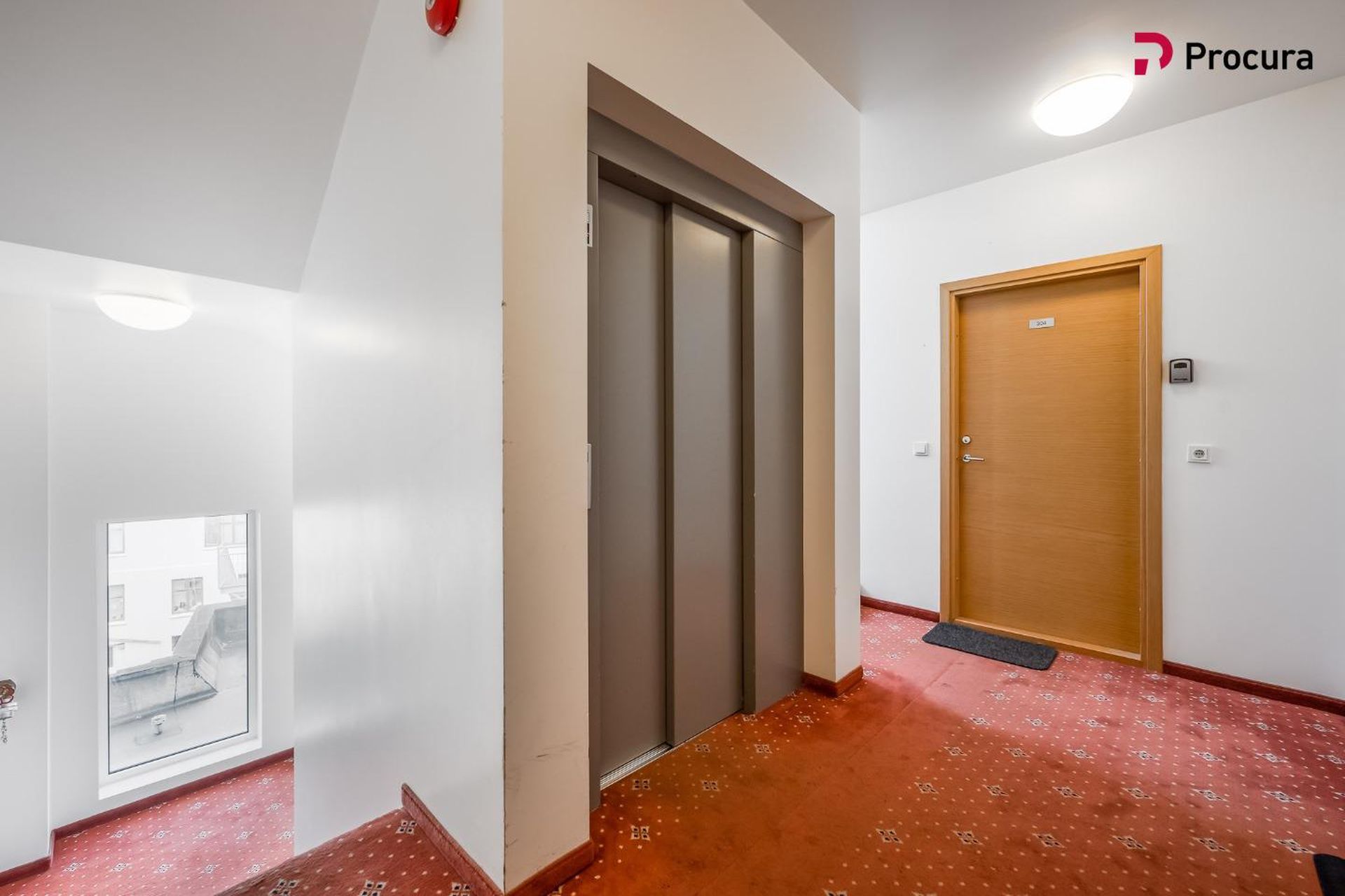 Laugavegur 103, 105 Reykjavík