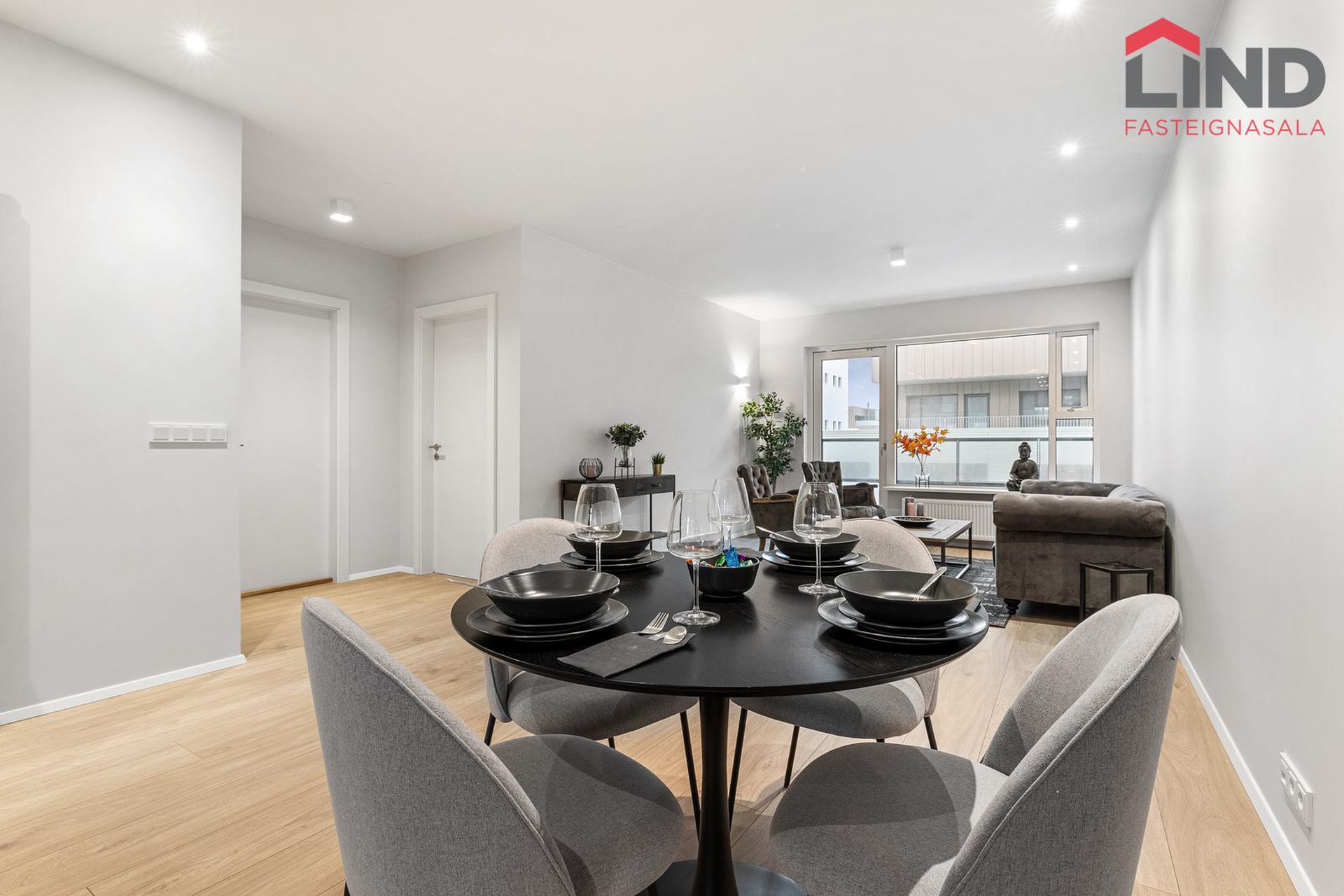 Smyrilshlíð 14, 102 Reykjavík