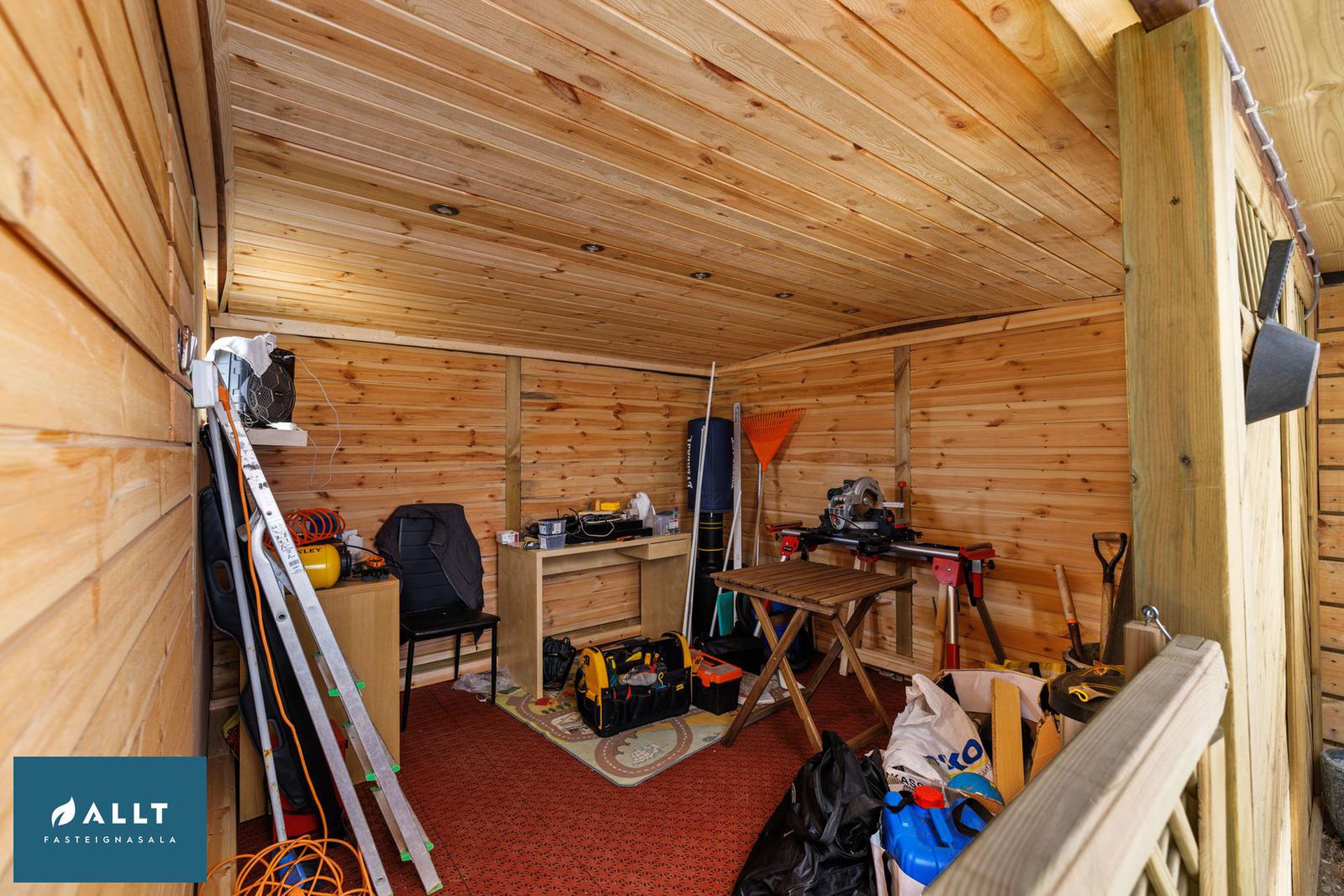 Skógarbraut 921, 262 Reykjanesbær