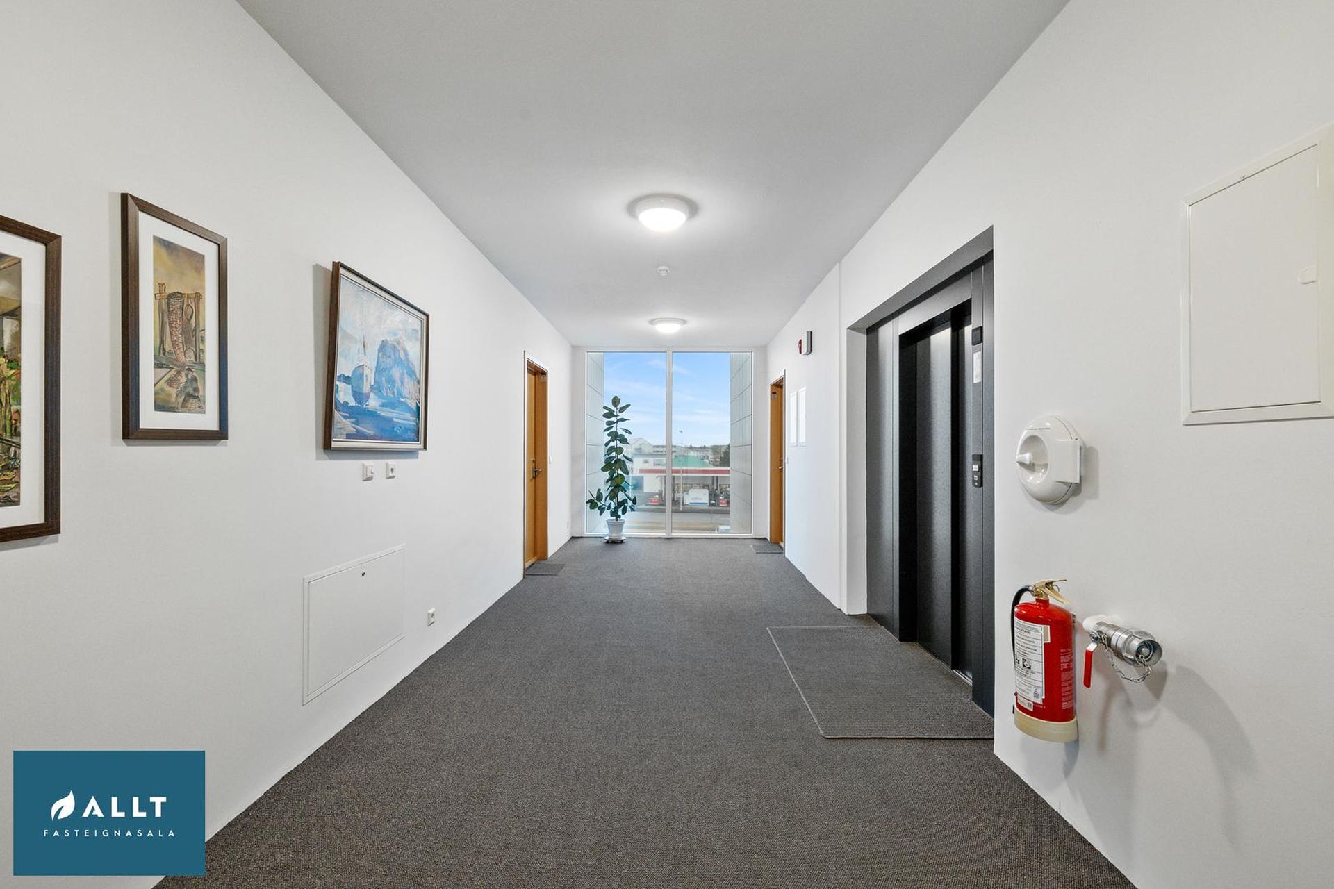Pósthússtræti 1, 230 Reykjanesbær