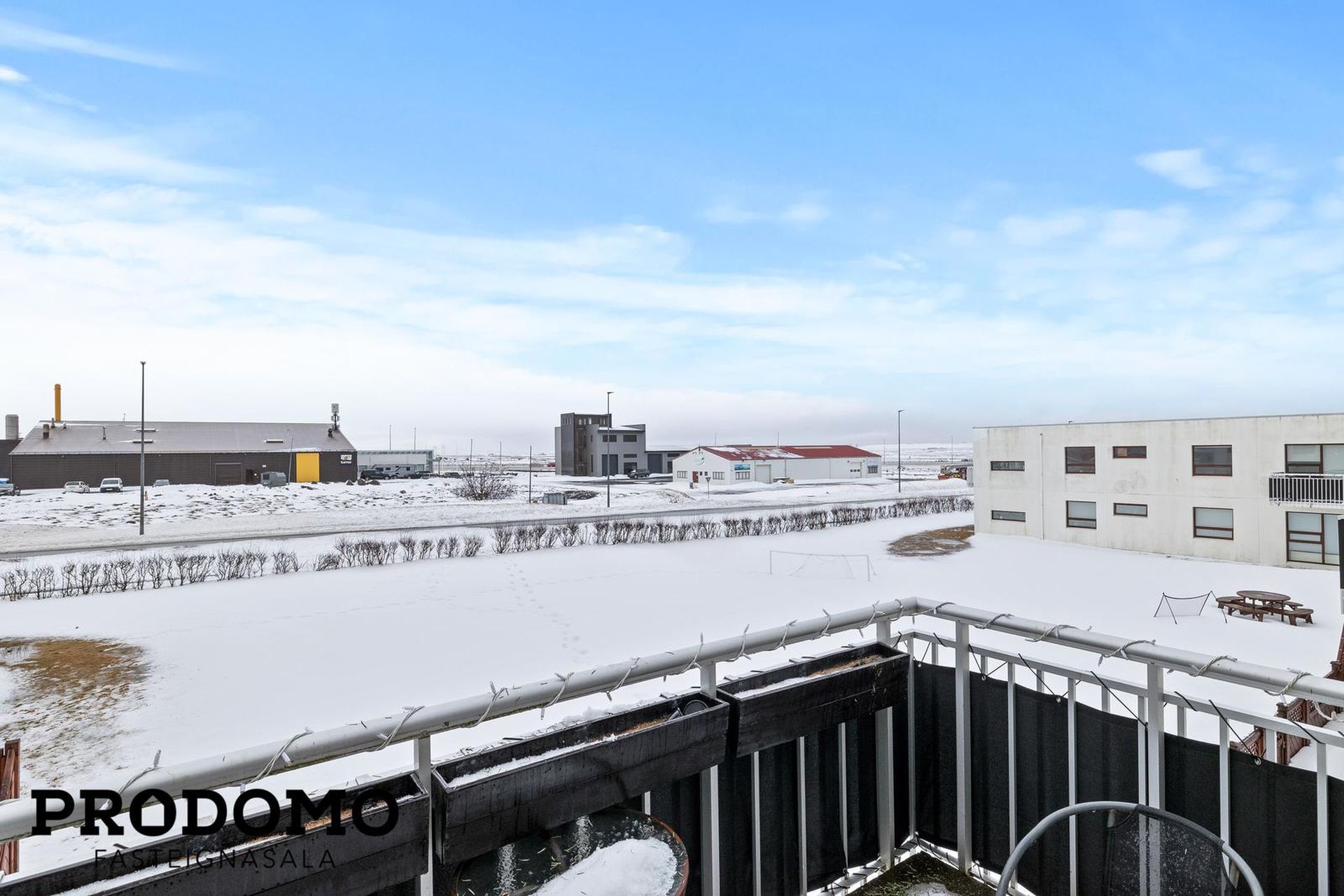 Tjarnabakki 8, 260 Reykjanesbær