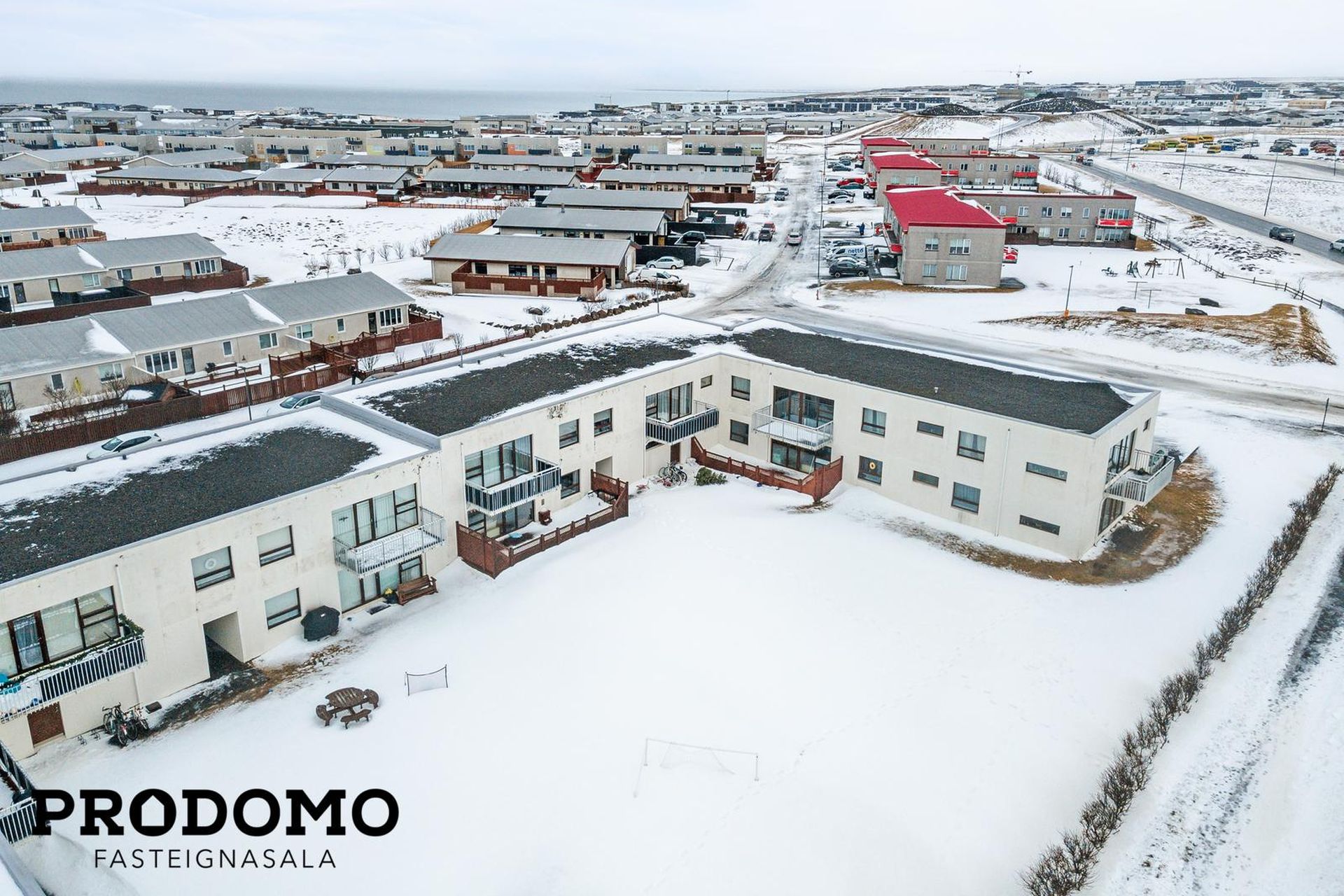 Tjarnabakki 8, 260 Reykjanesbær