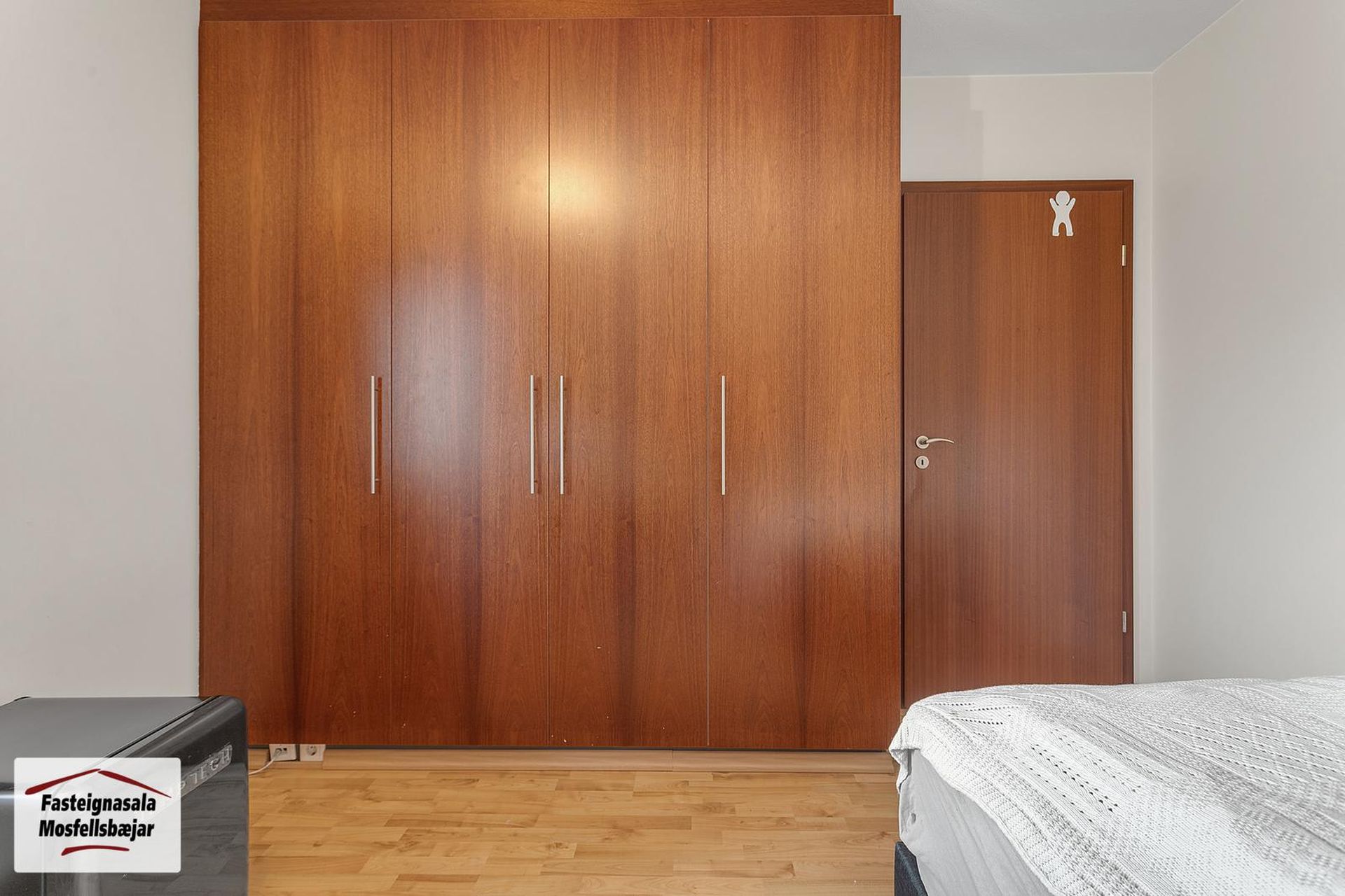 Klapparhlíð 24, 270 Mosfellsbær