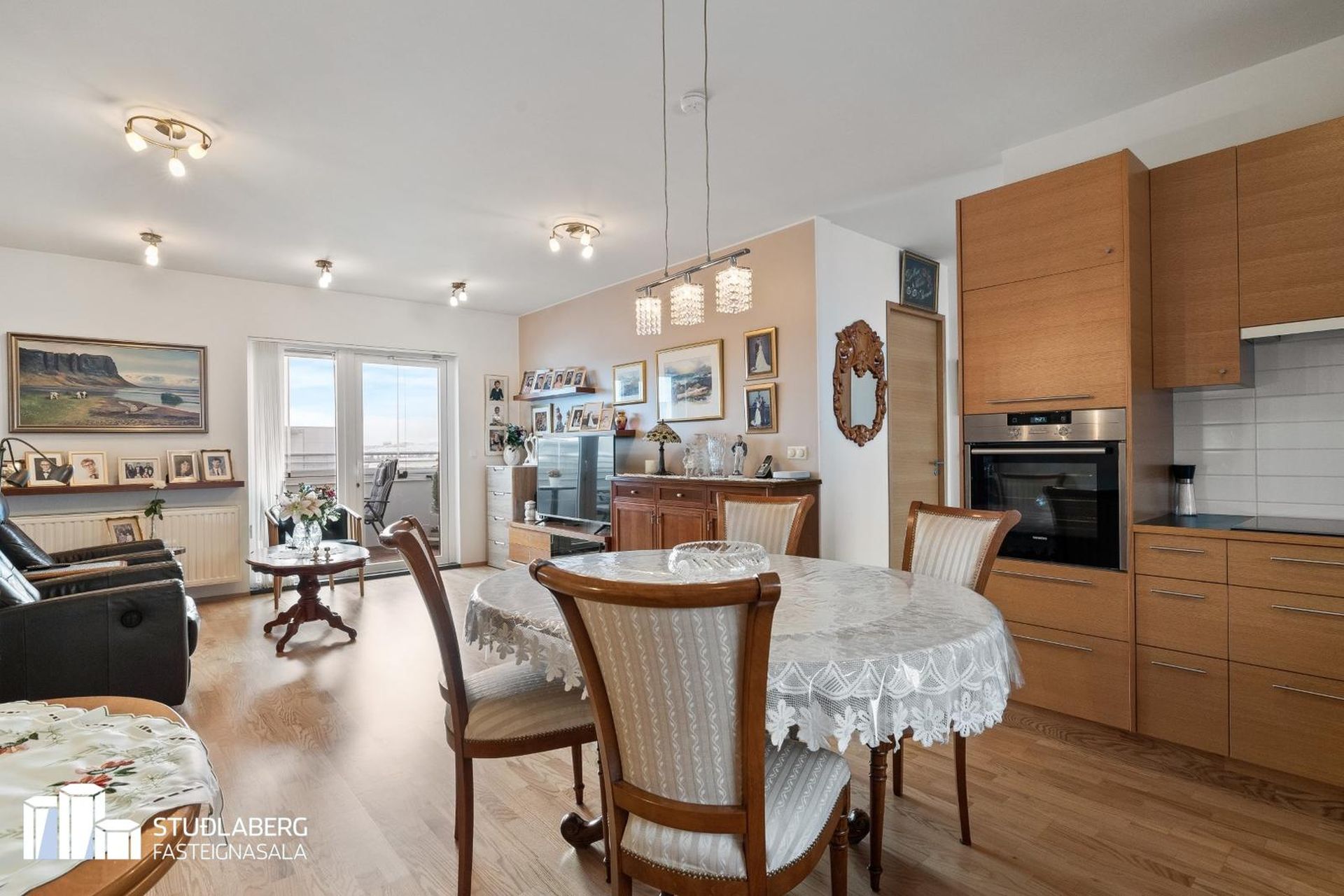 Krossmói 5, 260 Reykjanesbær