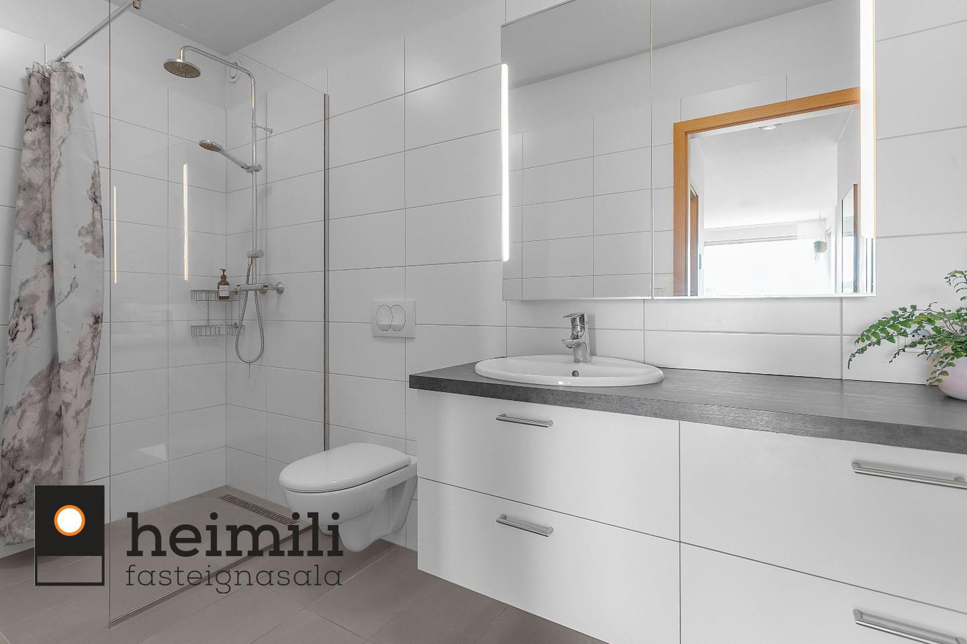 Naustavör 10, 200 Kópavogur