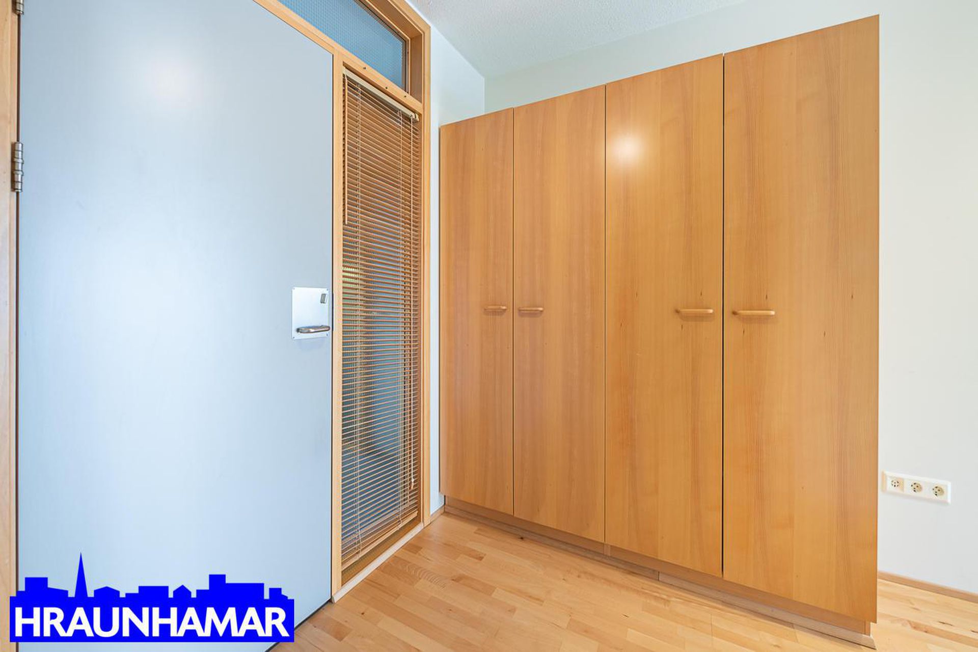 Sólvangsvegur 1, 220 Hafnarfjörður