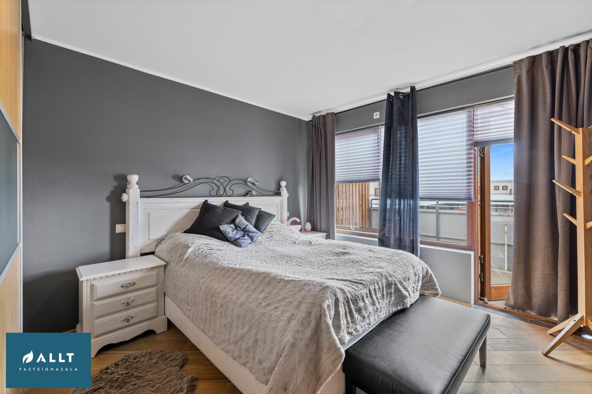 Tjarnabakki 6, 260 Reykjanesbær