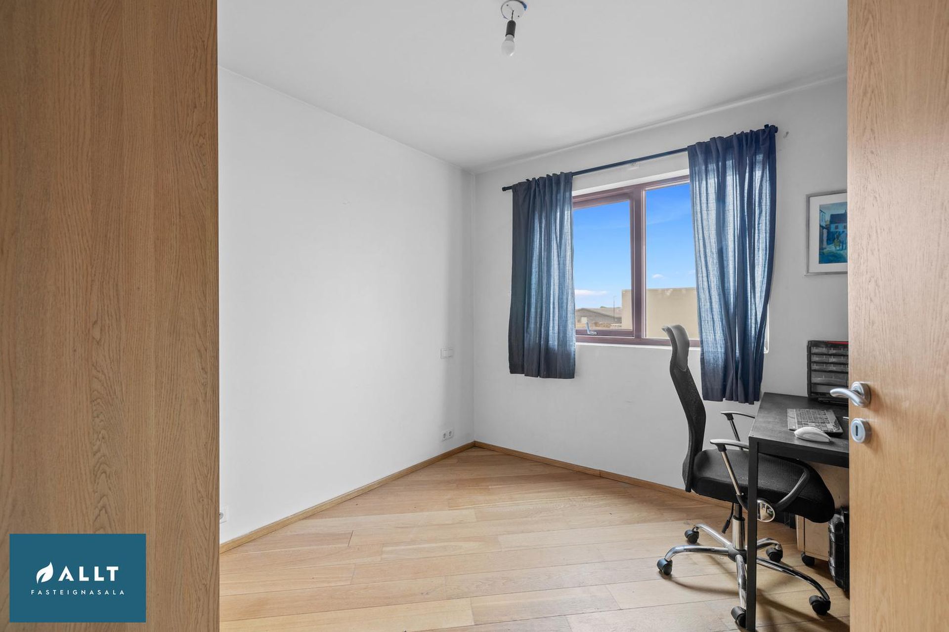 Tjarnabakki 6, 260 Reykjanesbær