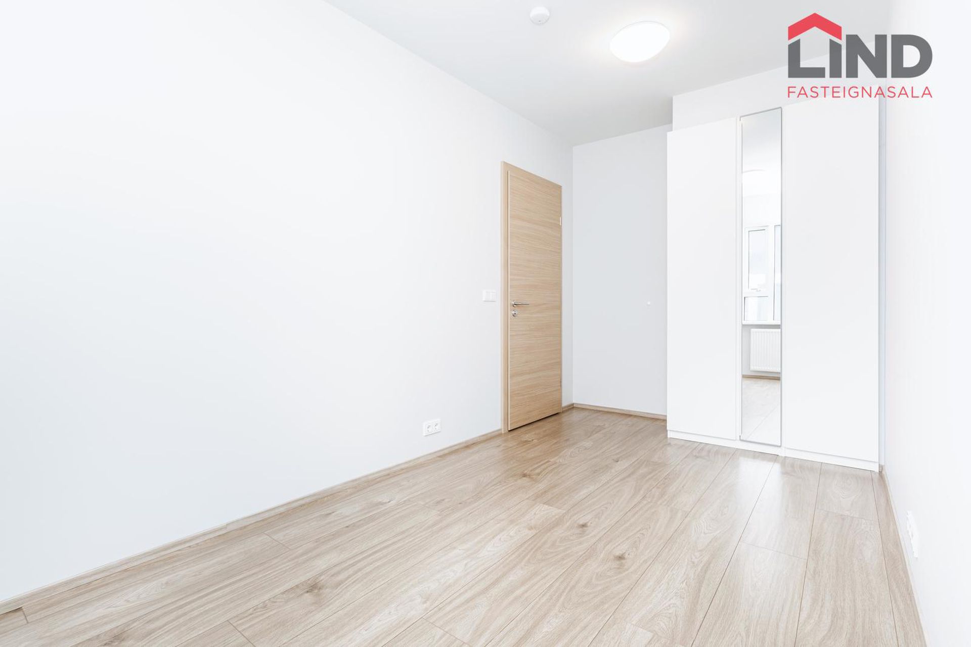 Smyrilshlíð 16, 102 Reykjavík