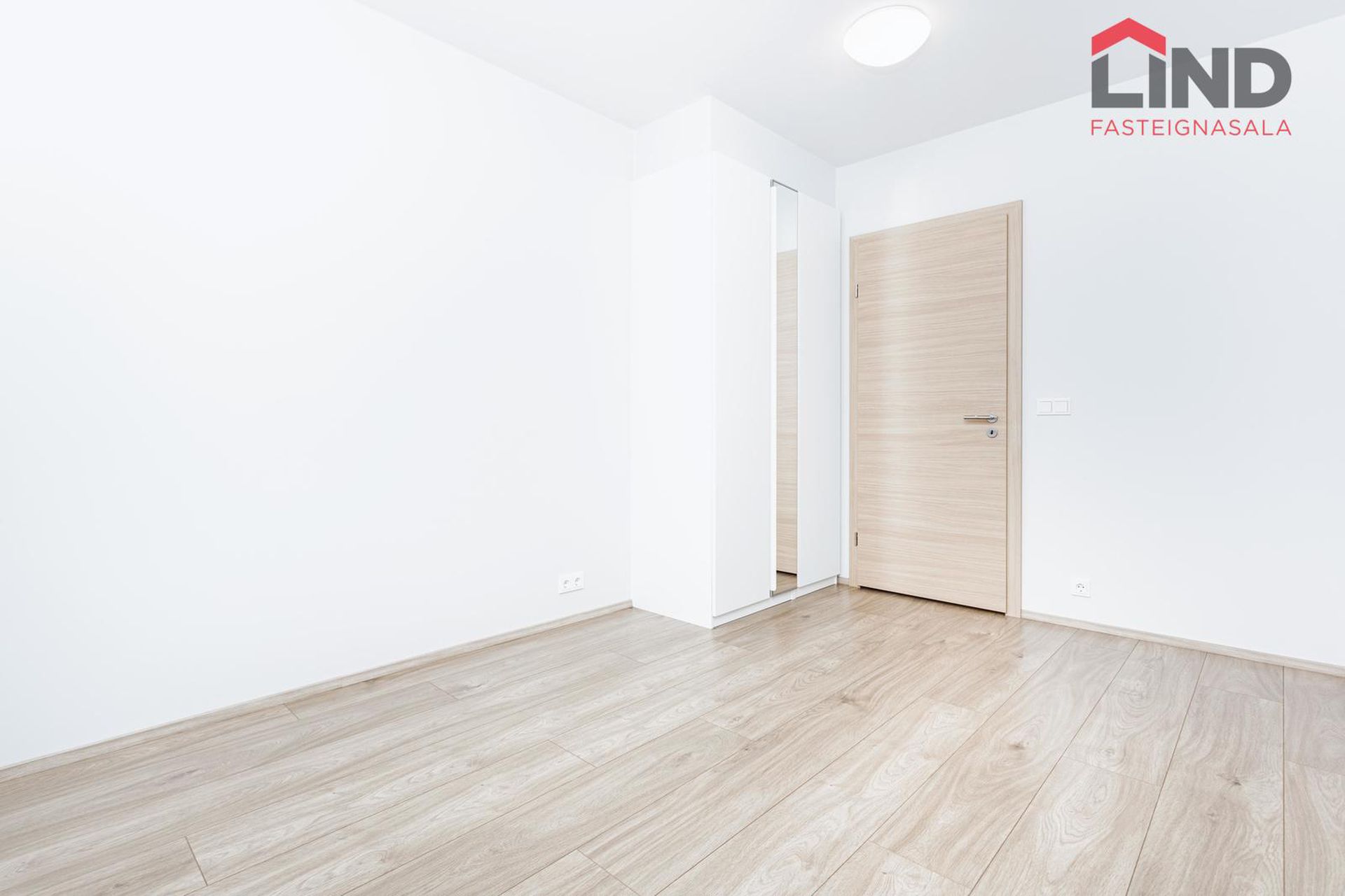 Smyrilshlíð 16, 102 Reykjavík