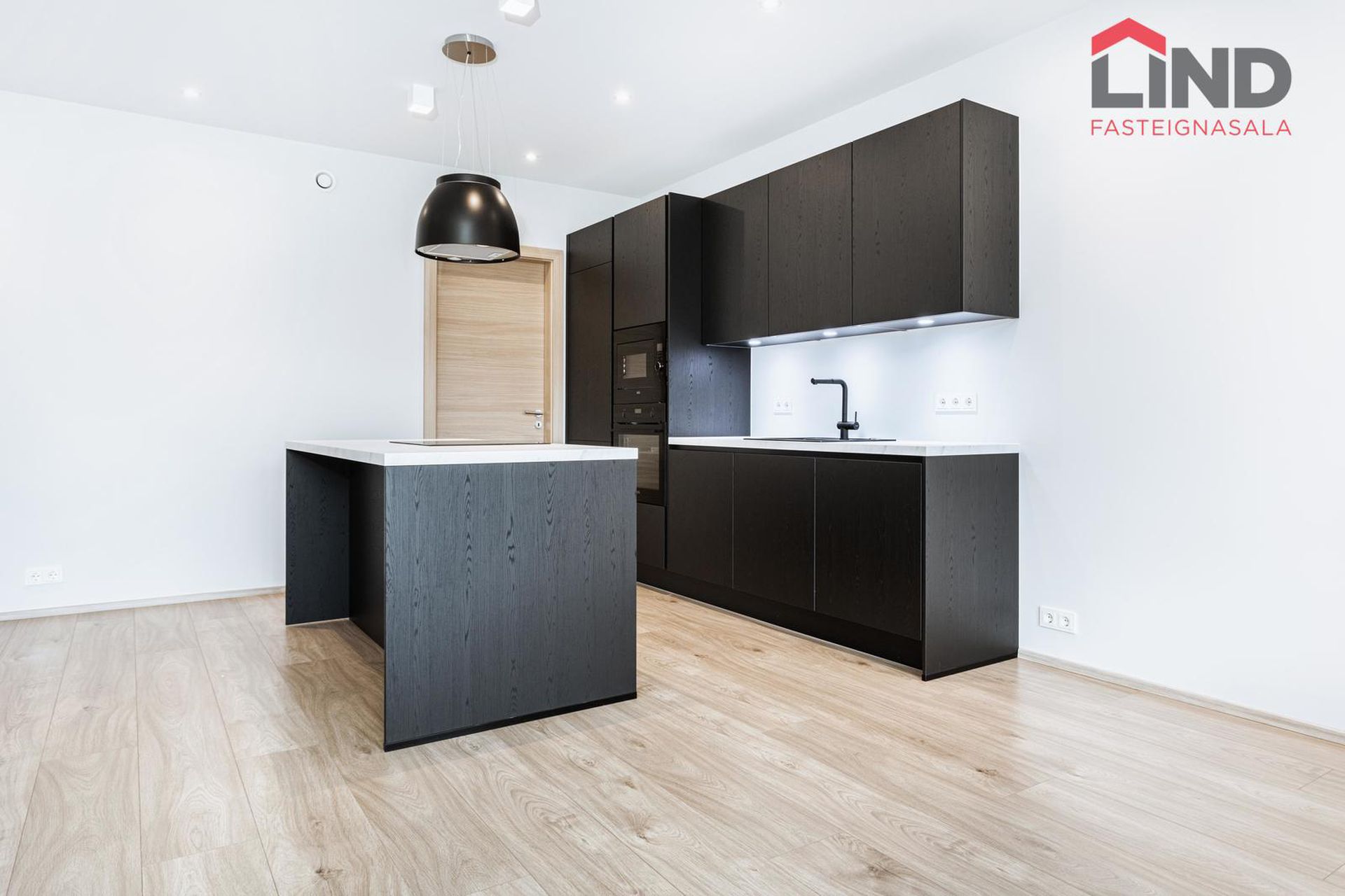 Smyrilshlíð 16, 102 Reykjavík