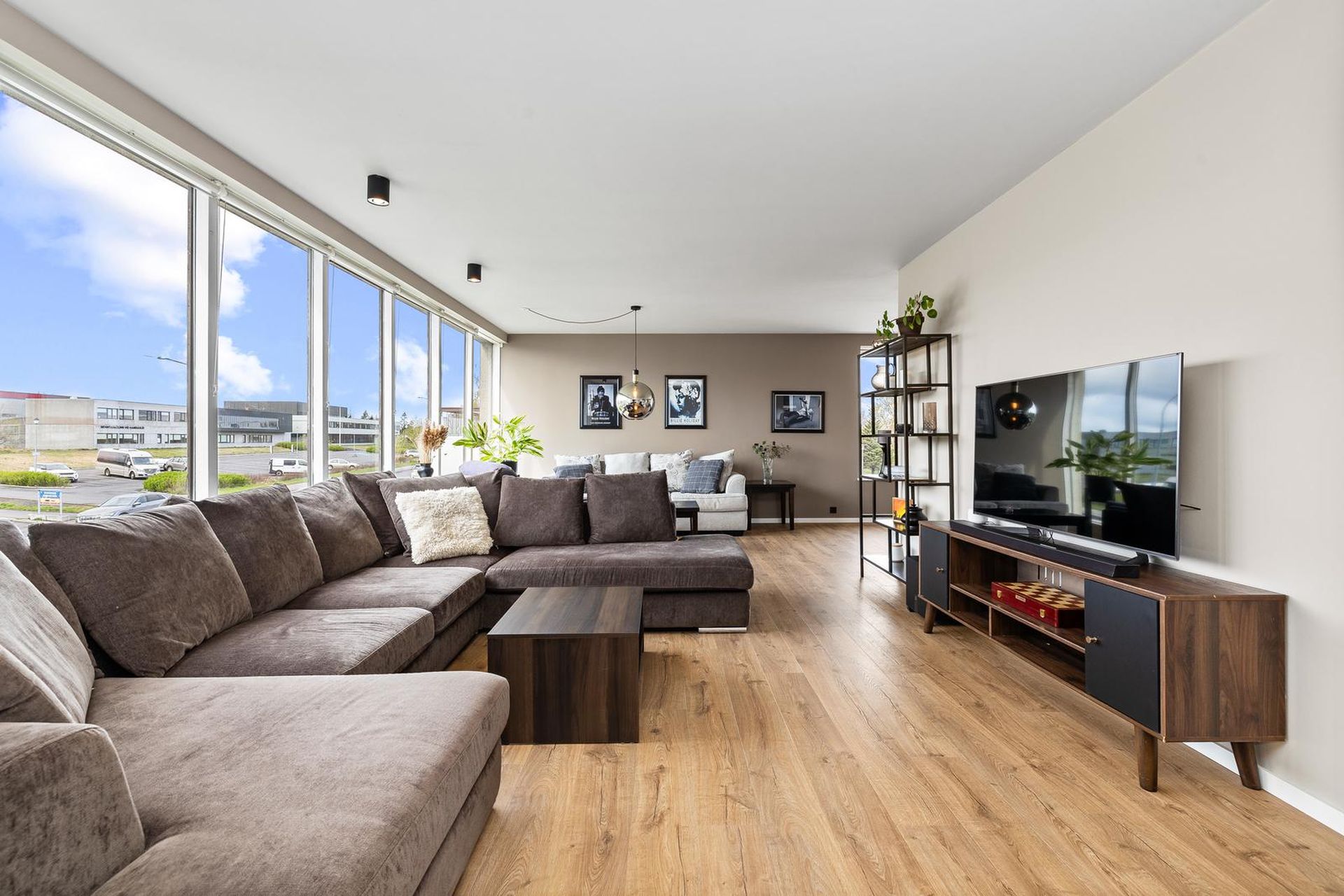 Stigahlíð 48, 105 Reykjavík