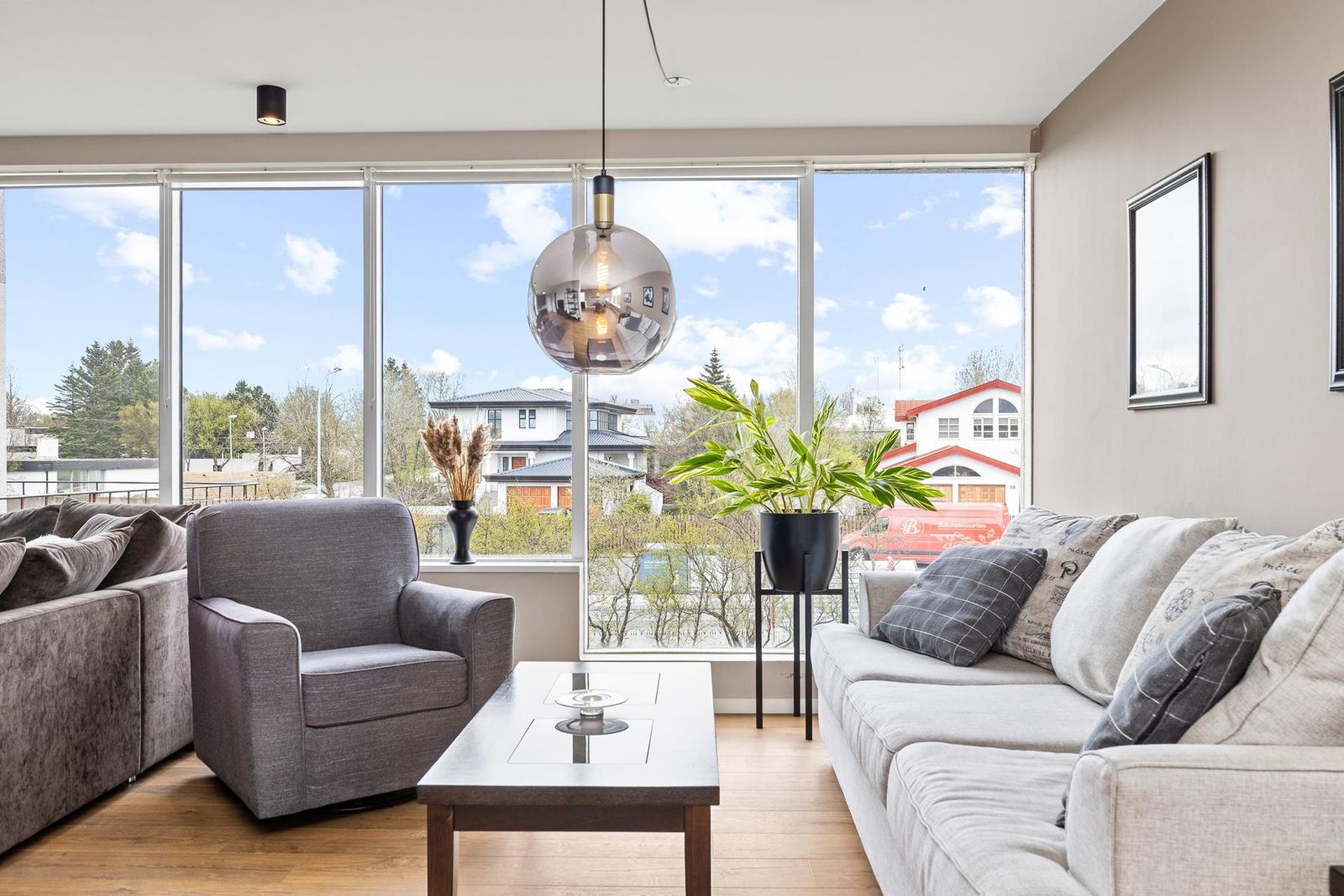 Stigahlíð 48, 105 Reykjavík