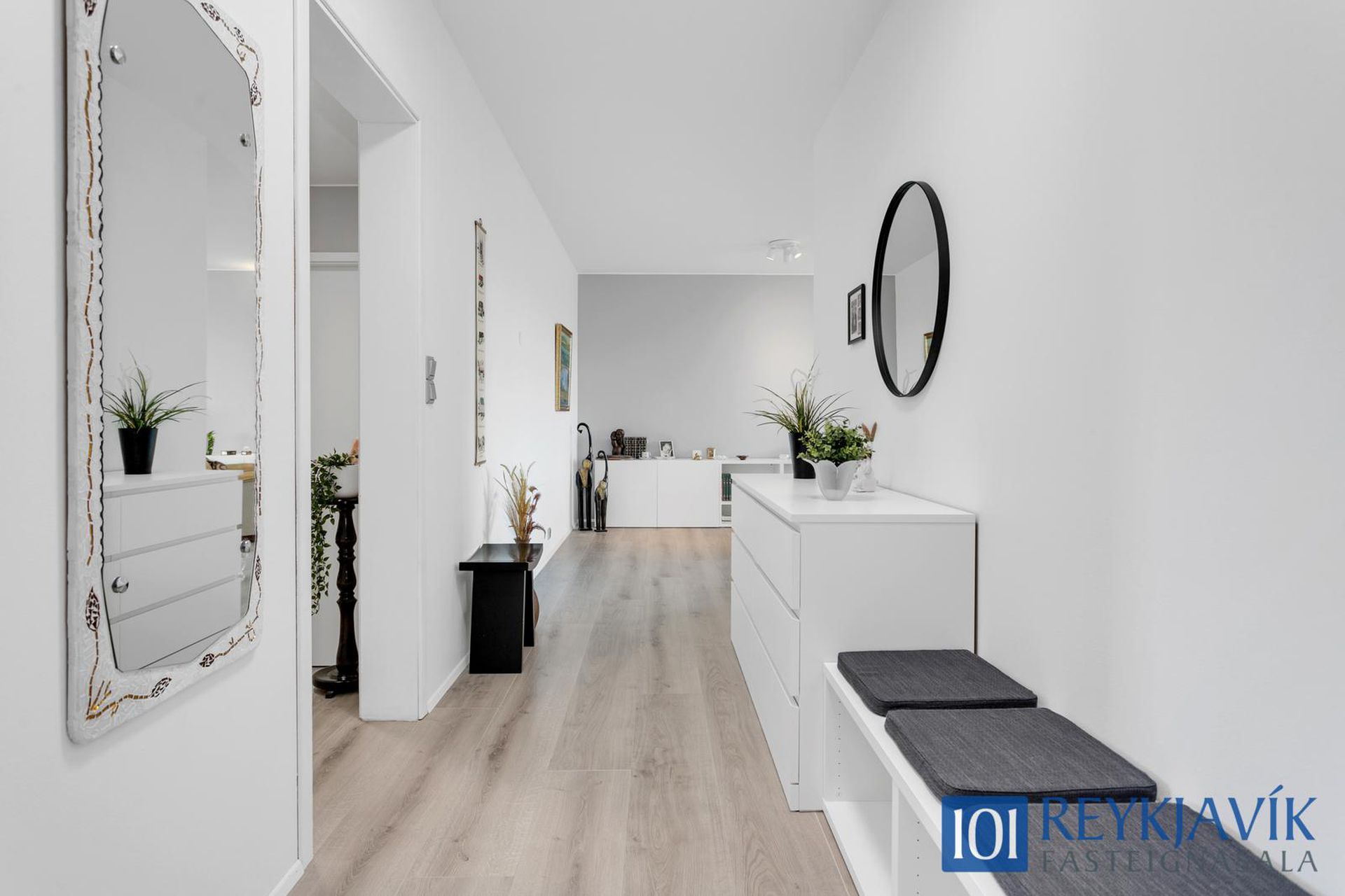 Hraunbær 130 - 0301, 110 Reykjavík