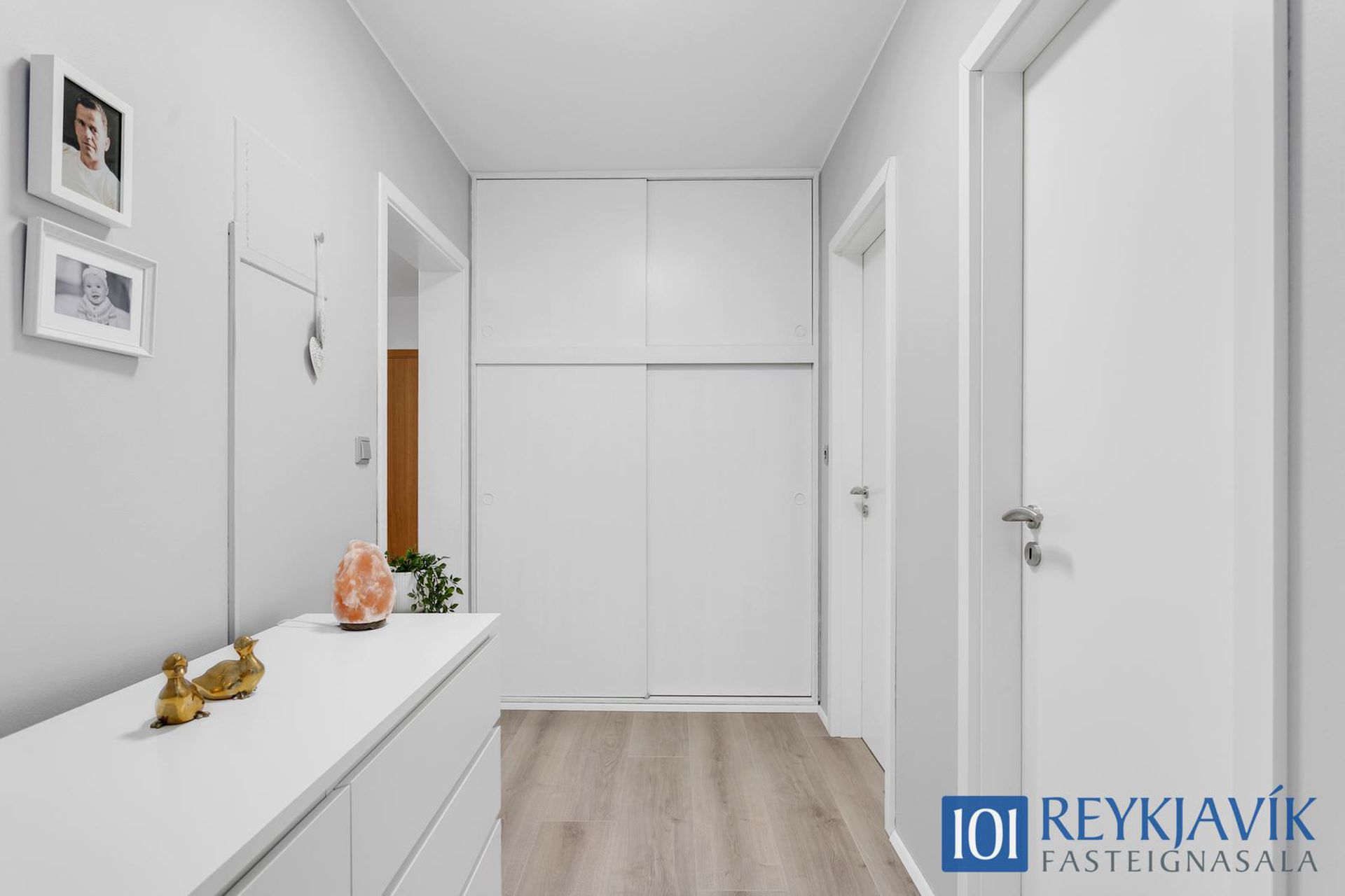 Hraunbær 130 - 0301, 110 Reykjavík