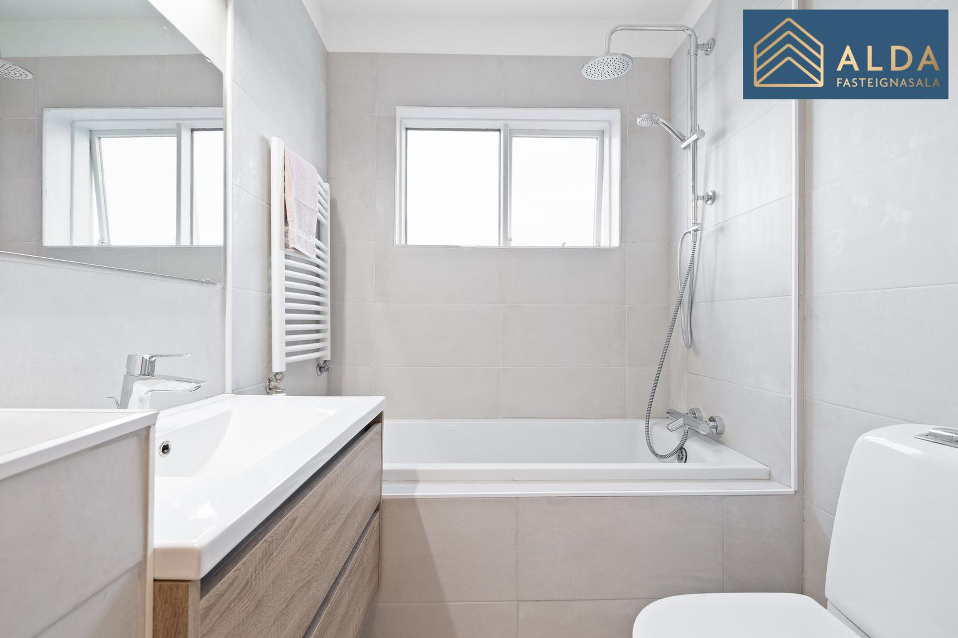 Hjarðarhagi 64, 107 Reykjavík