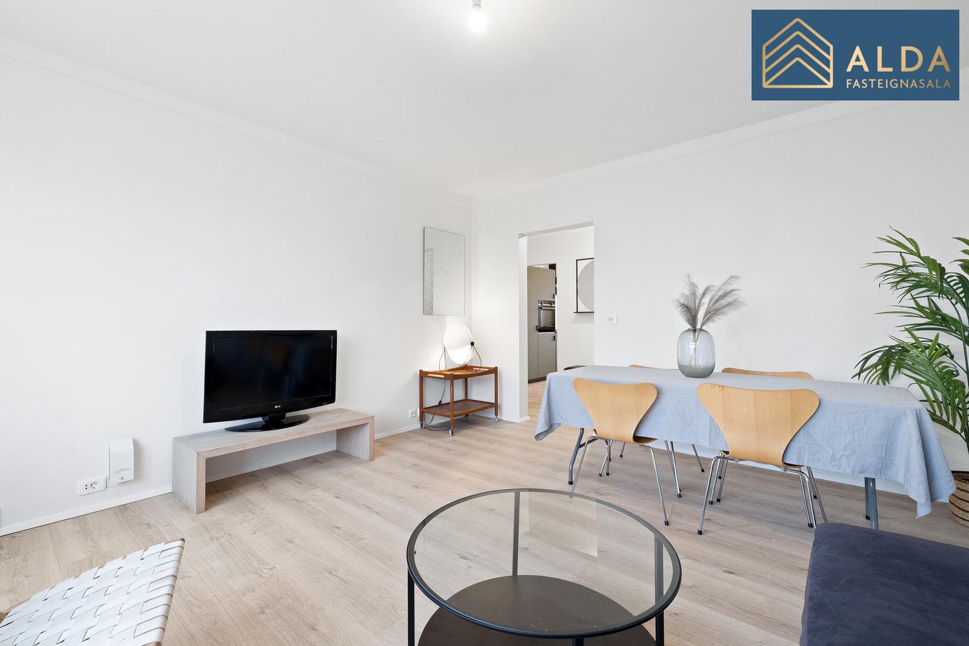 Hjarðarhagi 64, 107 Reykjavík