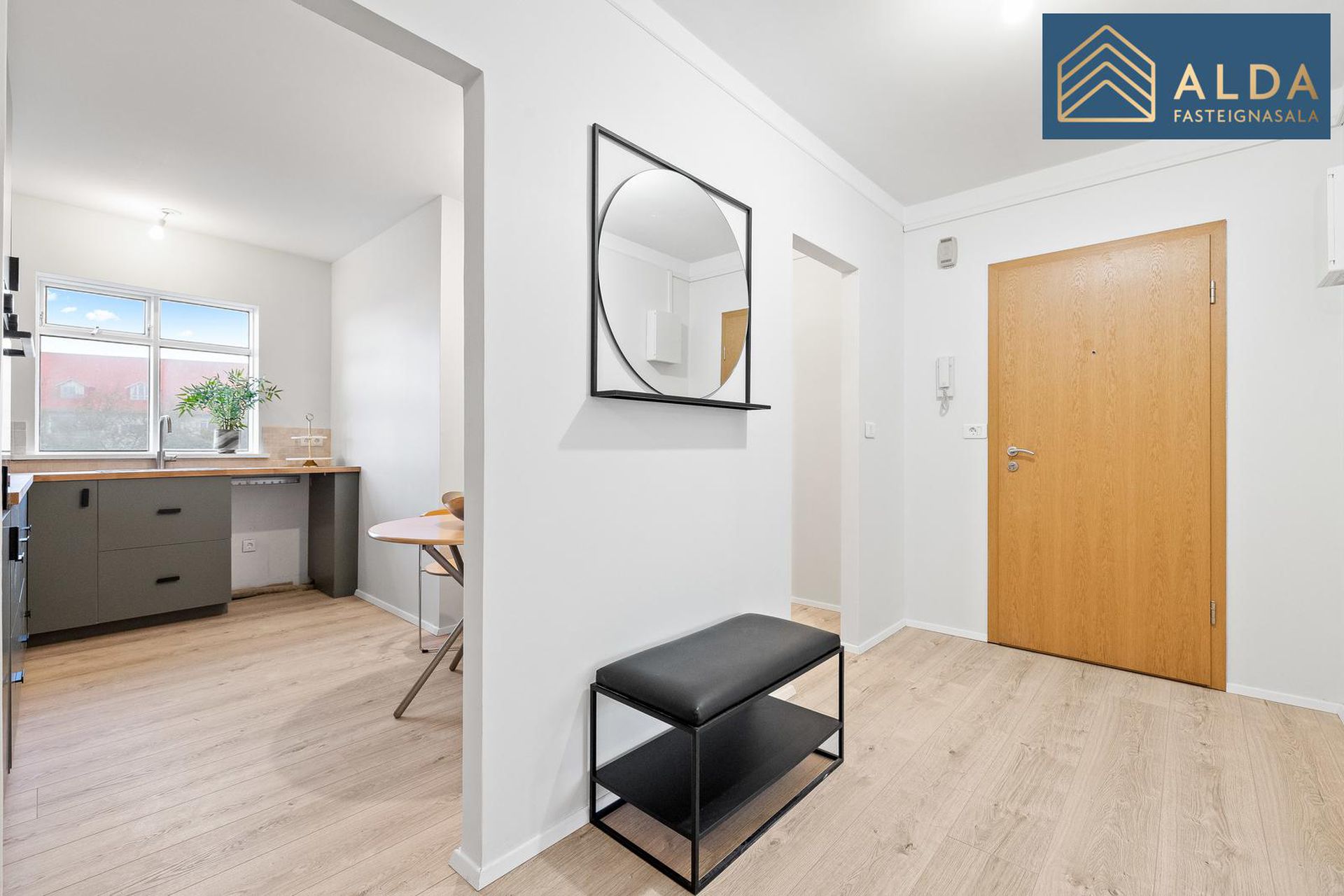 Hjarðarhagi 64, 107 Reykjavík