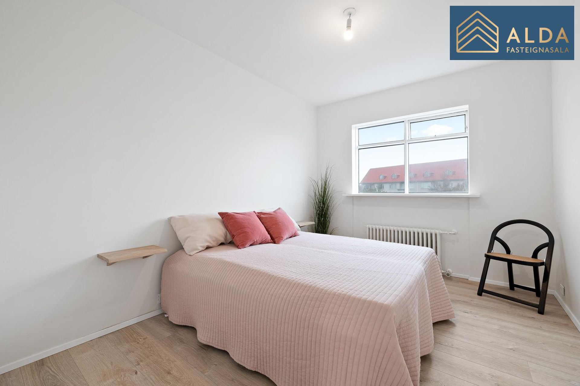 Hjarðarhagi 64, 107 Reykjavík