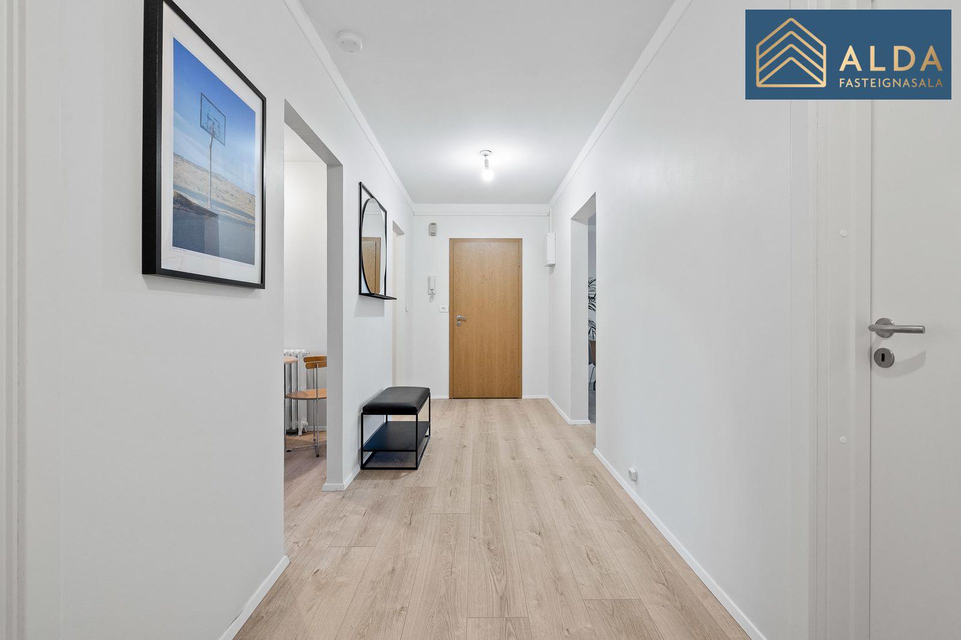 Hjarðarhagi 64, 107 Reykjavík