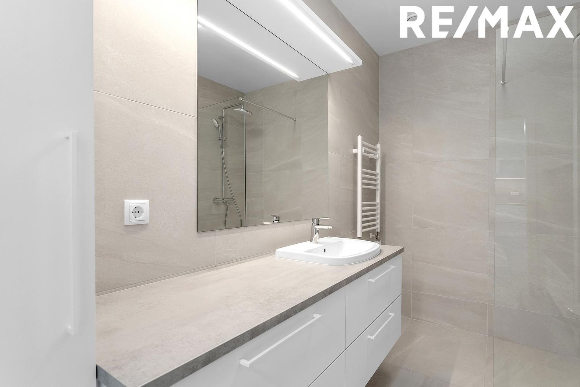 Rökkvatjörn 1, 113 Reykjavík