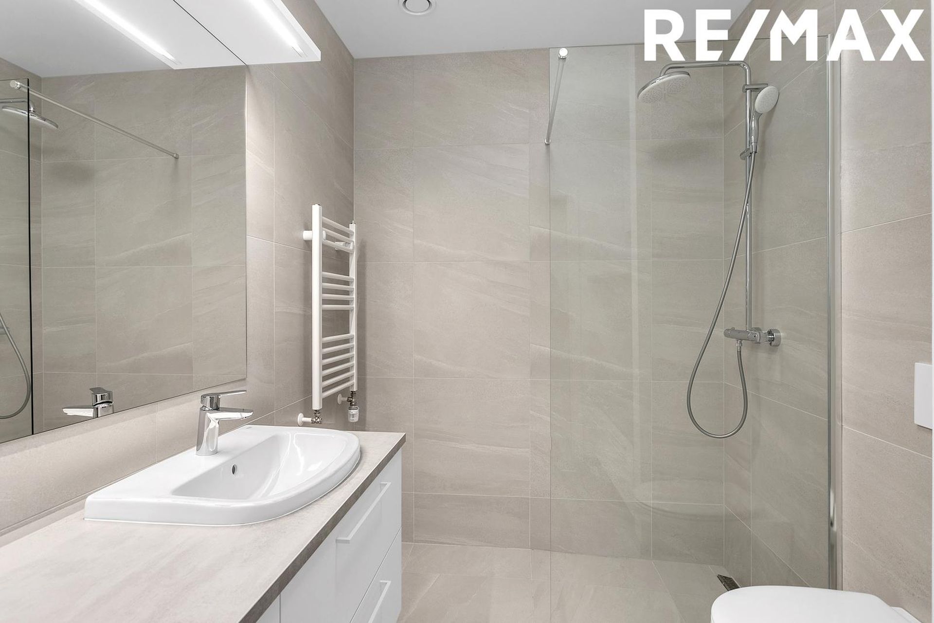 Rökkvatjörn 1, 113 Reykjavík