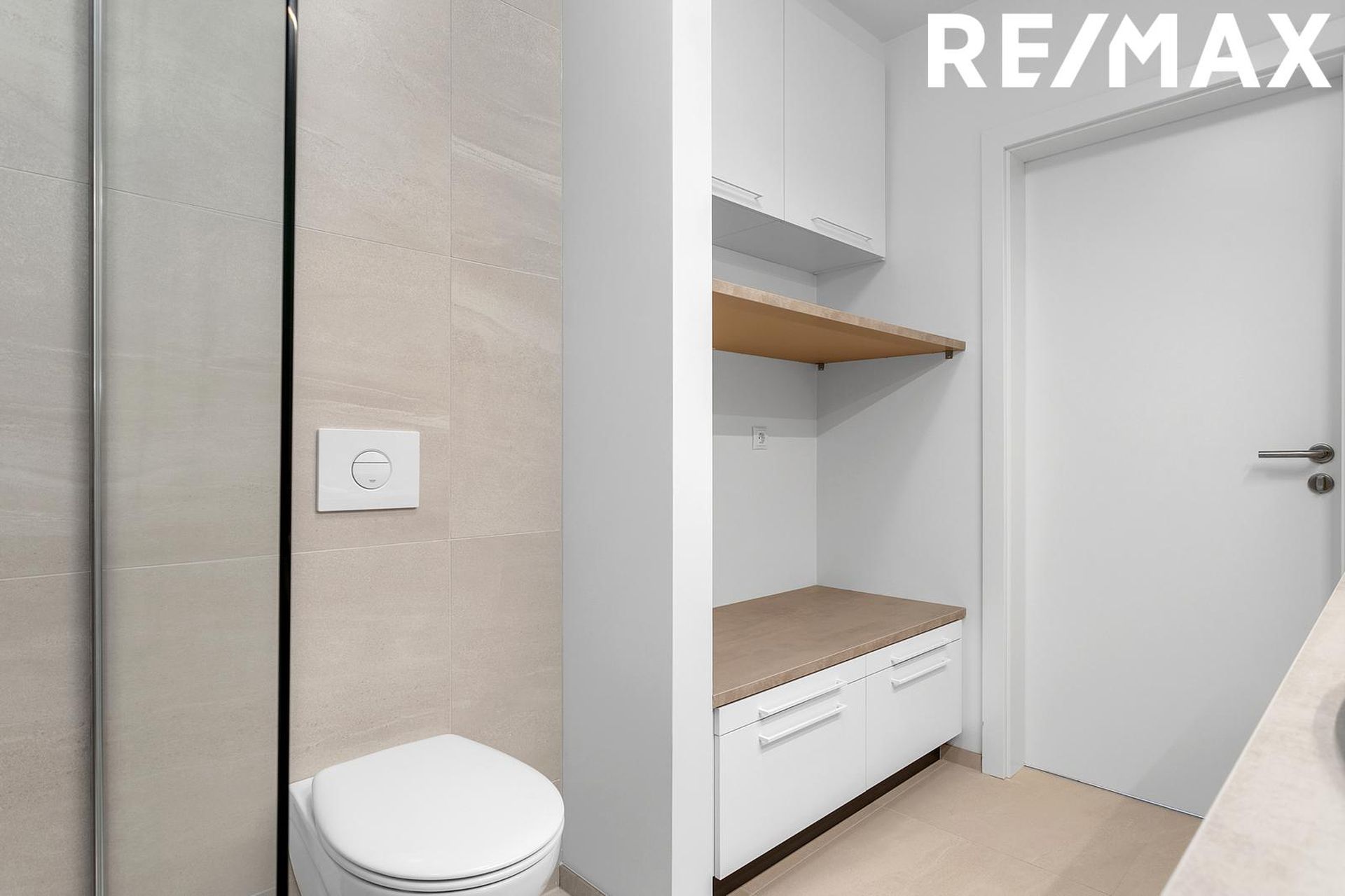 Rökkvatjörn 1, 113 Reykjavík