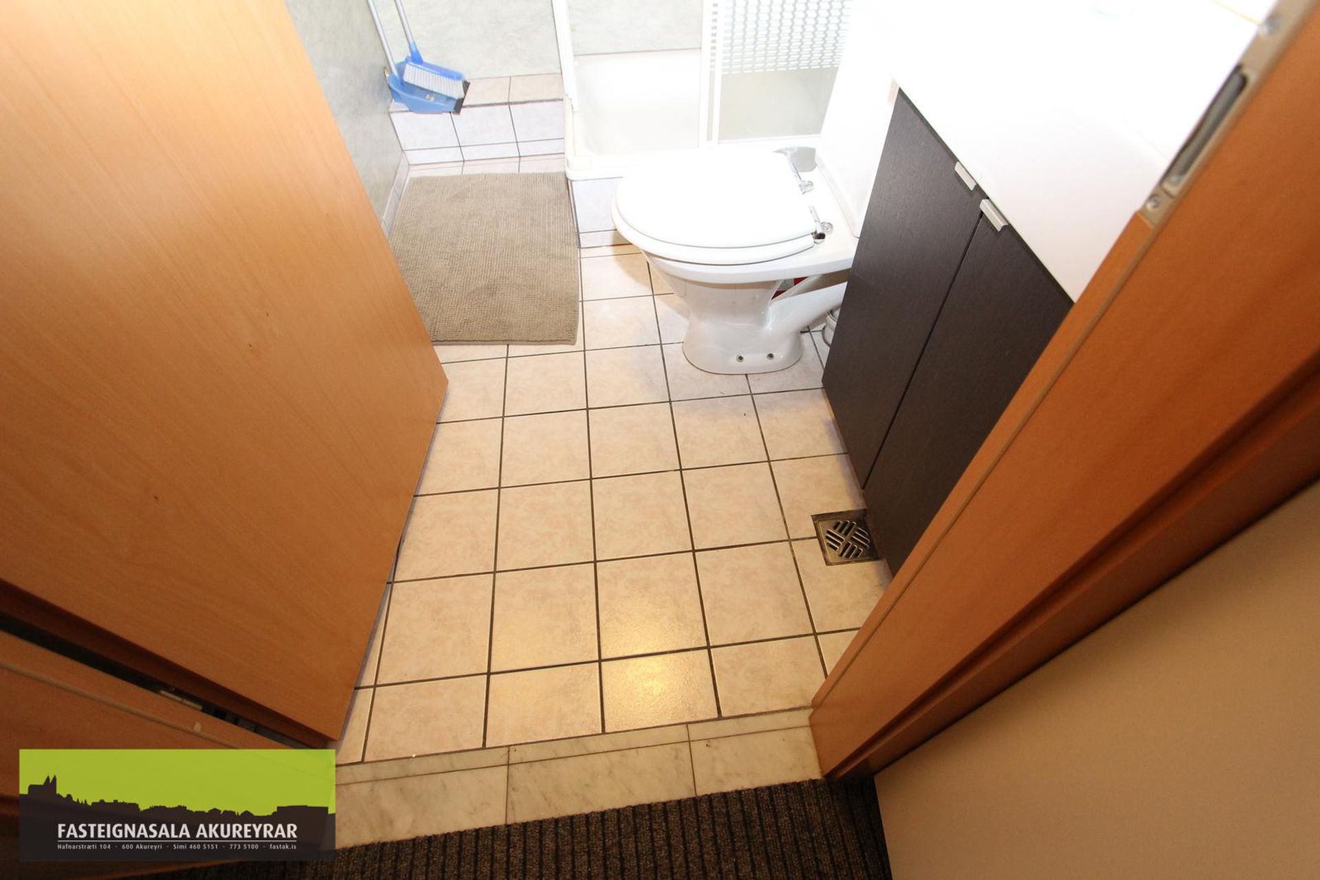 Hafnarstræti 100, 600 Akureyri