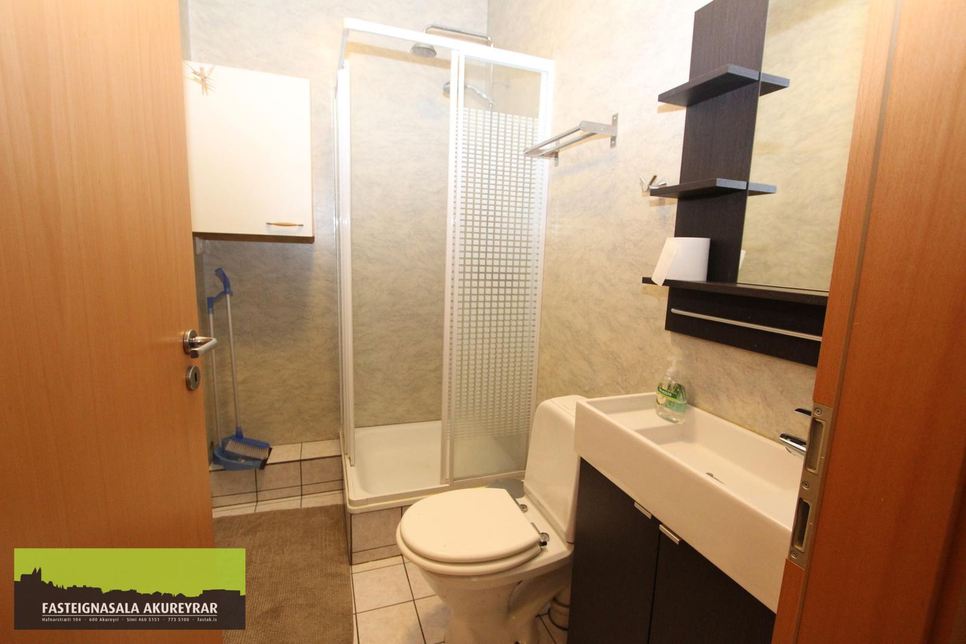 Hafnarstræti 100, 600 Akureyri