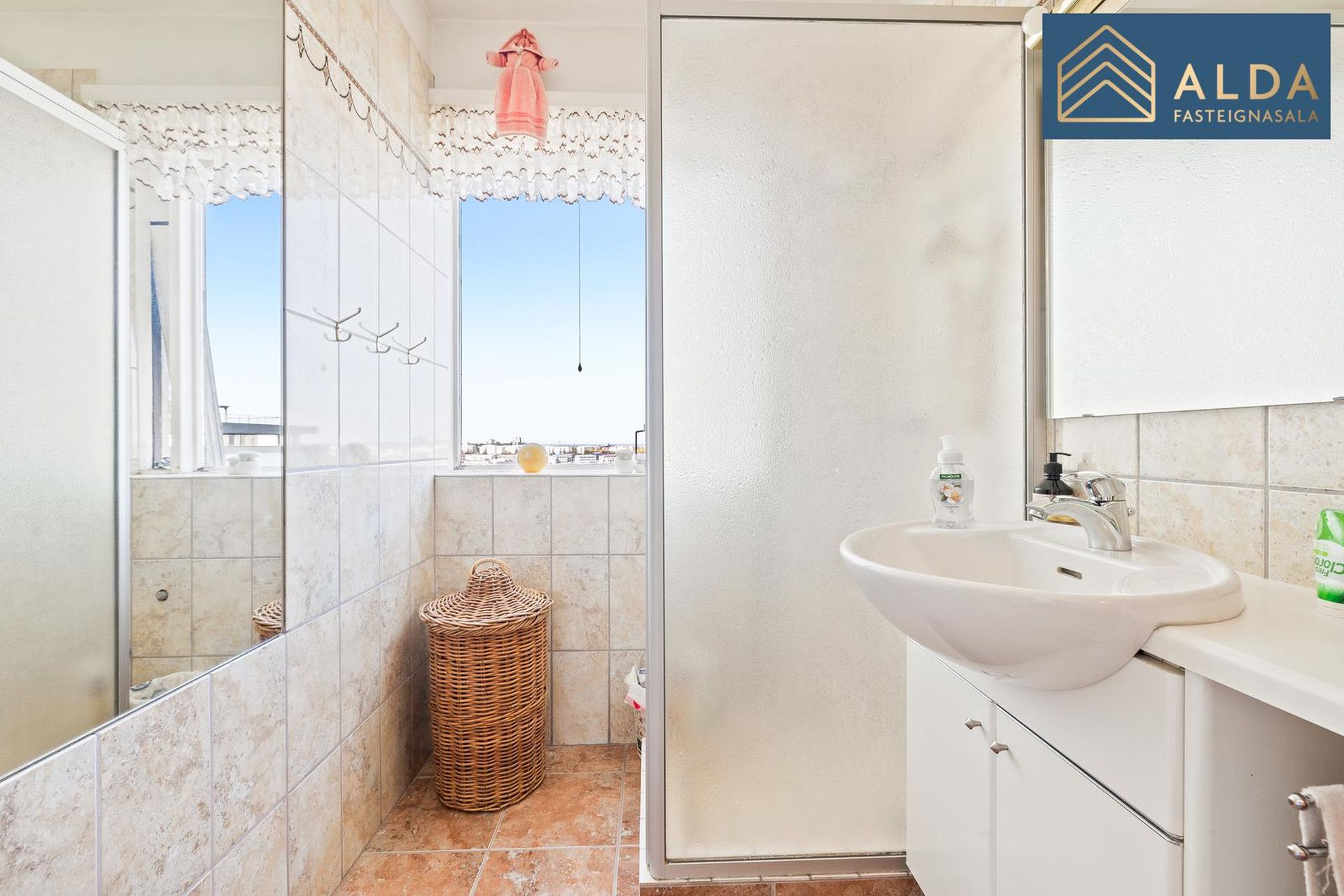 Sólheimar 25, 104 Reykjavík