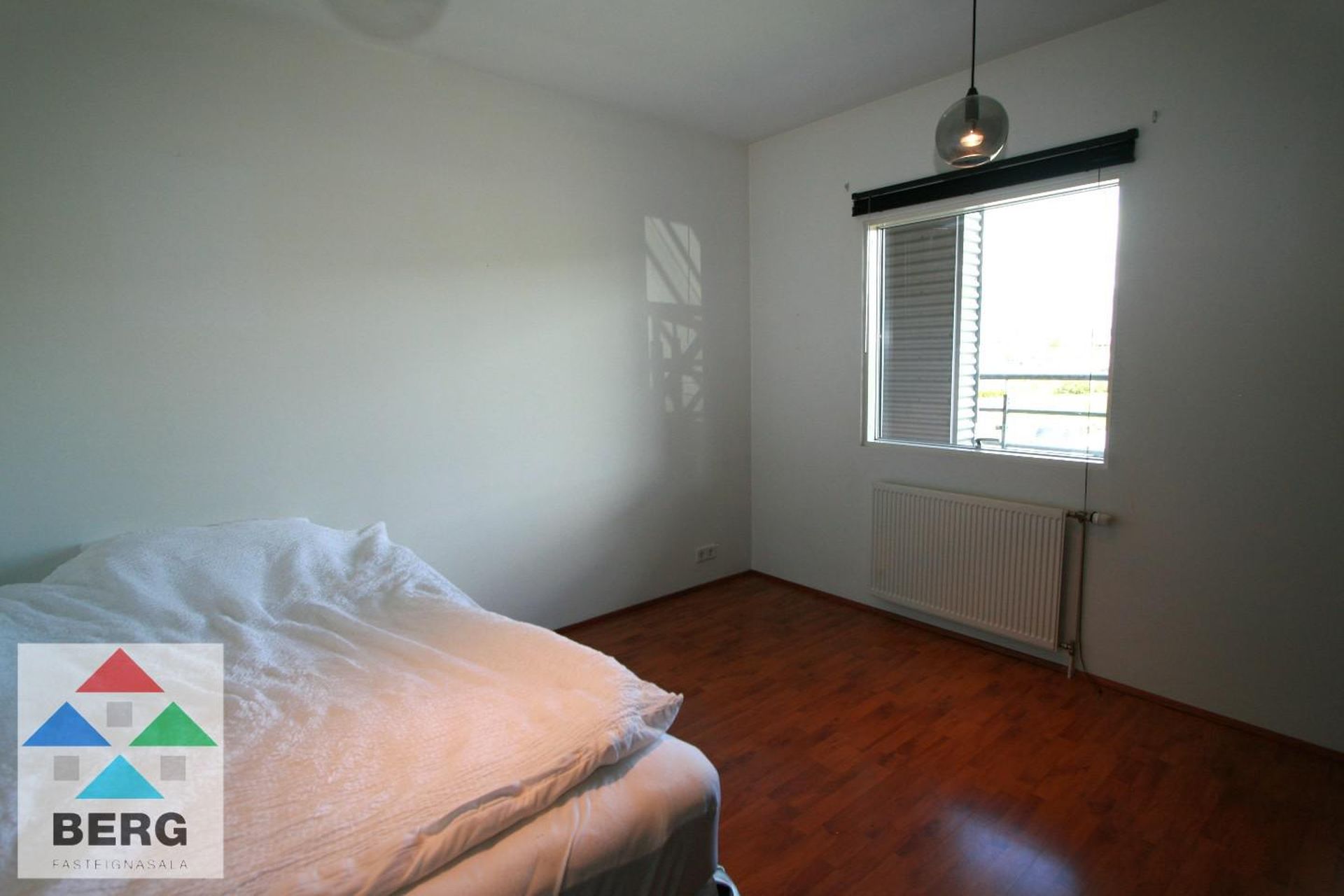 Klapparhlíð 24, 270 Mosfellsbær