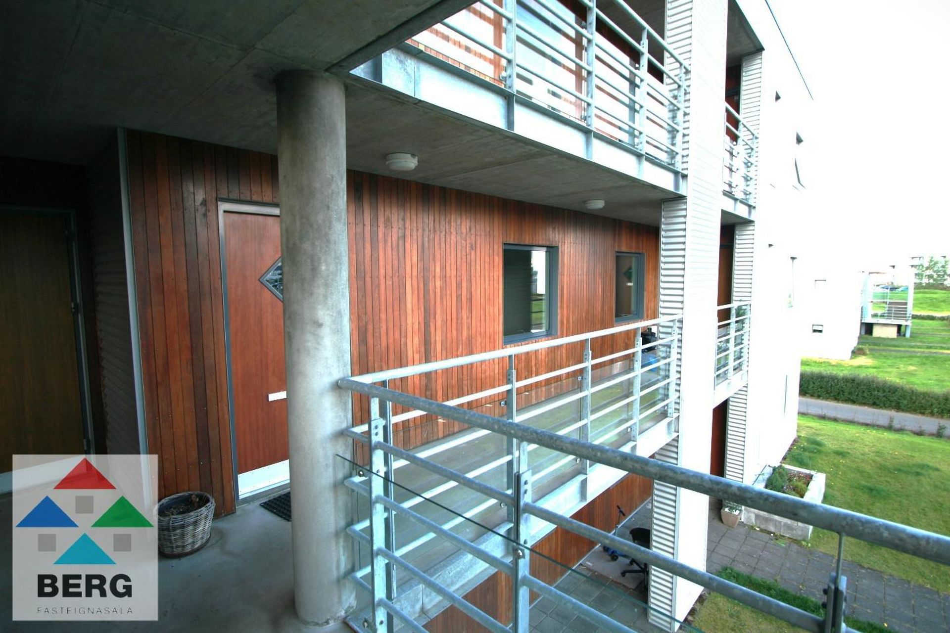 Klapparhlíð 24, 270 Mosfellsbær