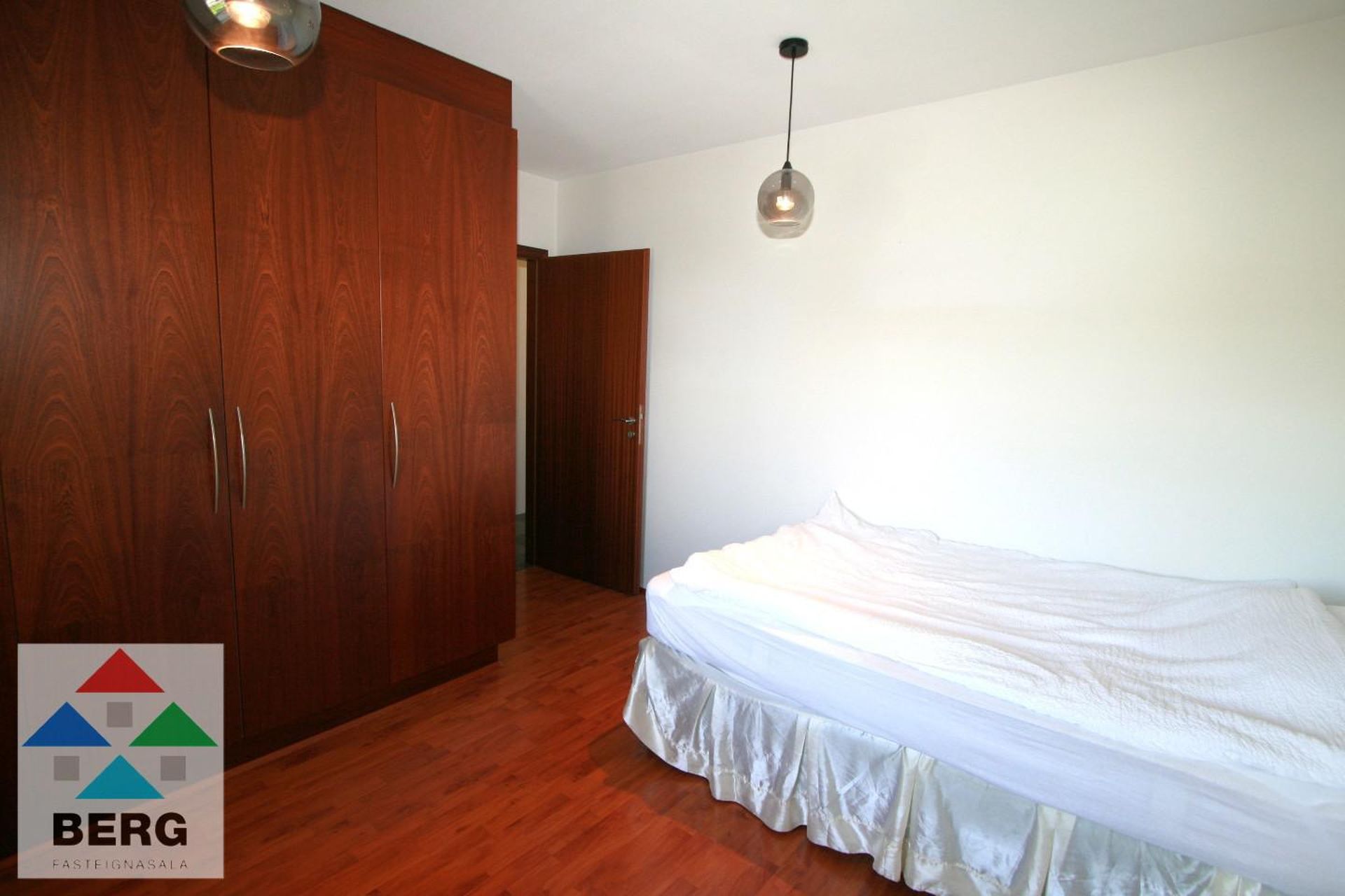 Klapparhlíð 24, 270 Mosfellsbær