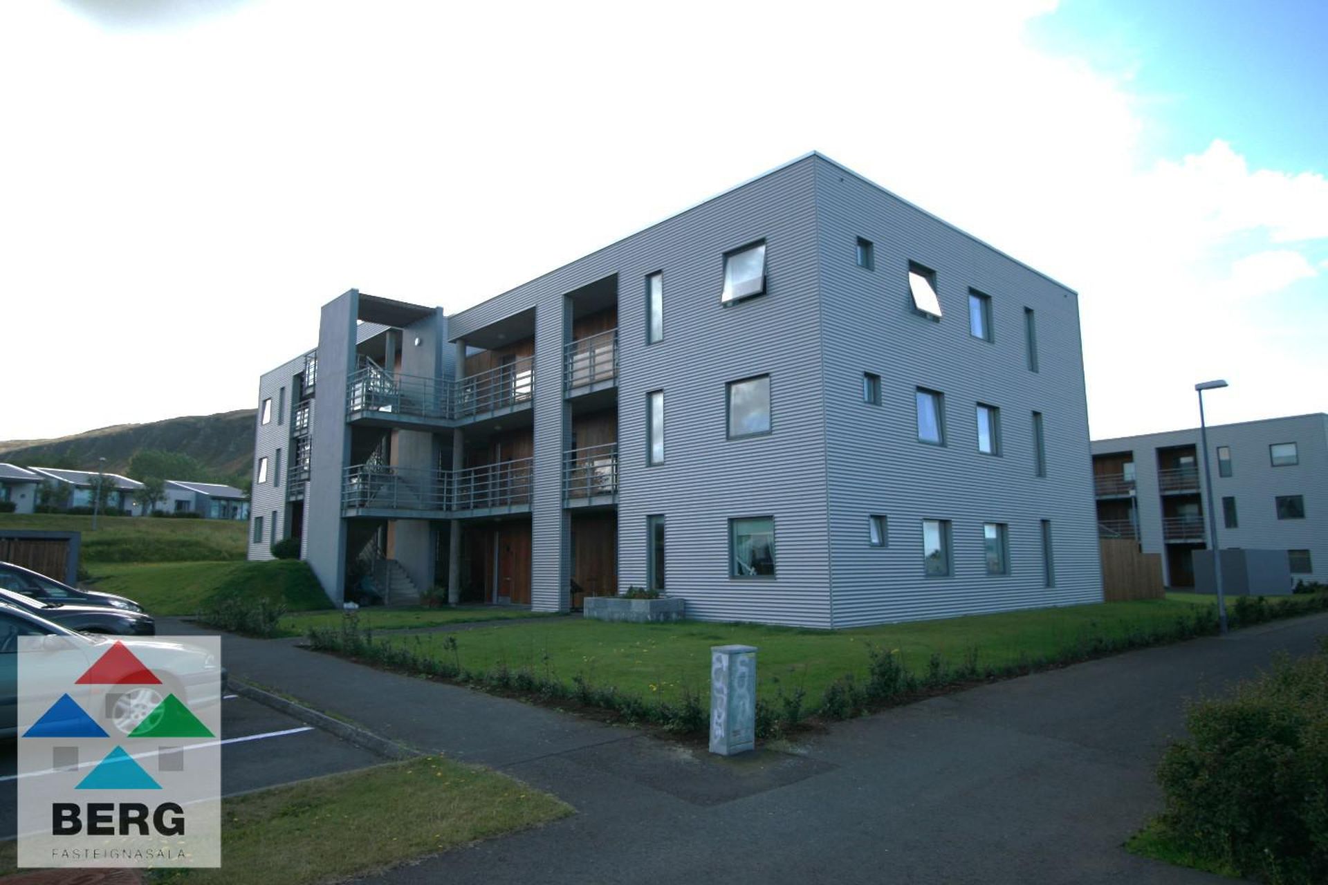 Klapparhlíð 24, 270 Mosfellsbær