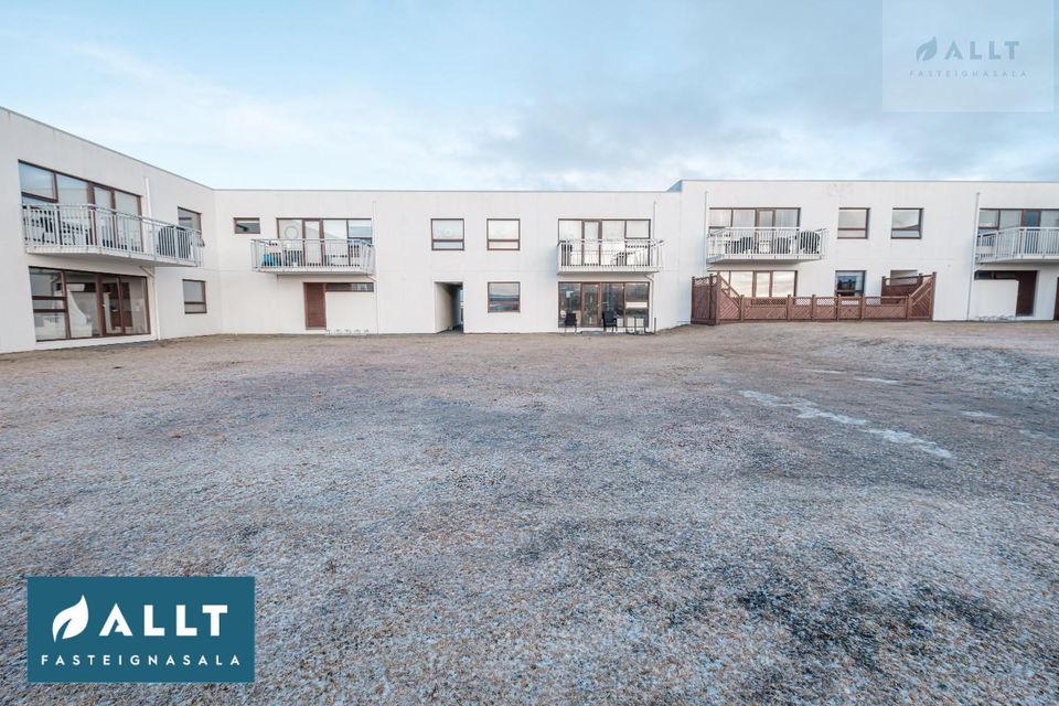 Tjarnabakki 8, 260 Reykjanesbær