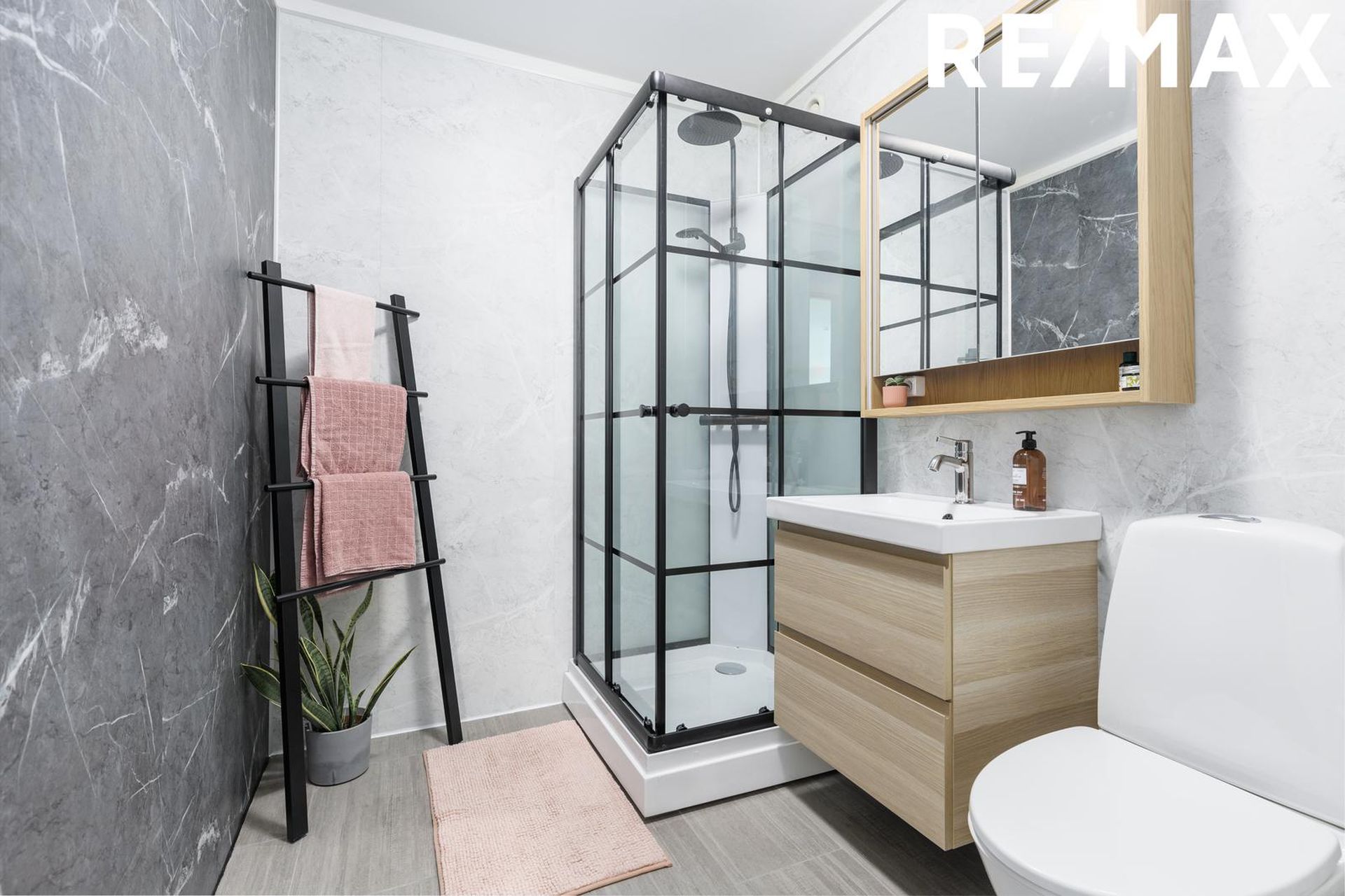 Asparfell 8, 111 Reykjavík