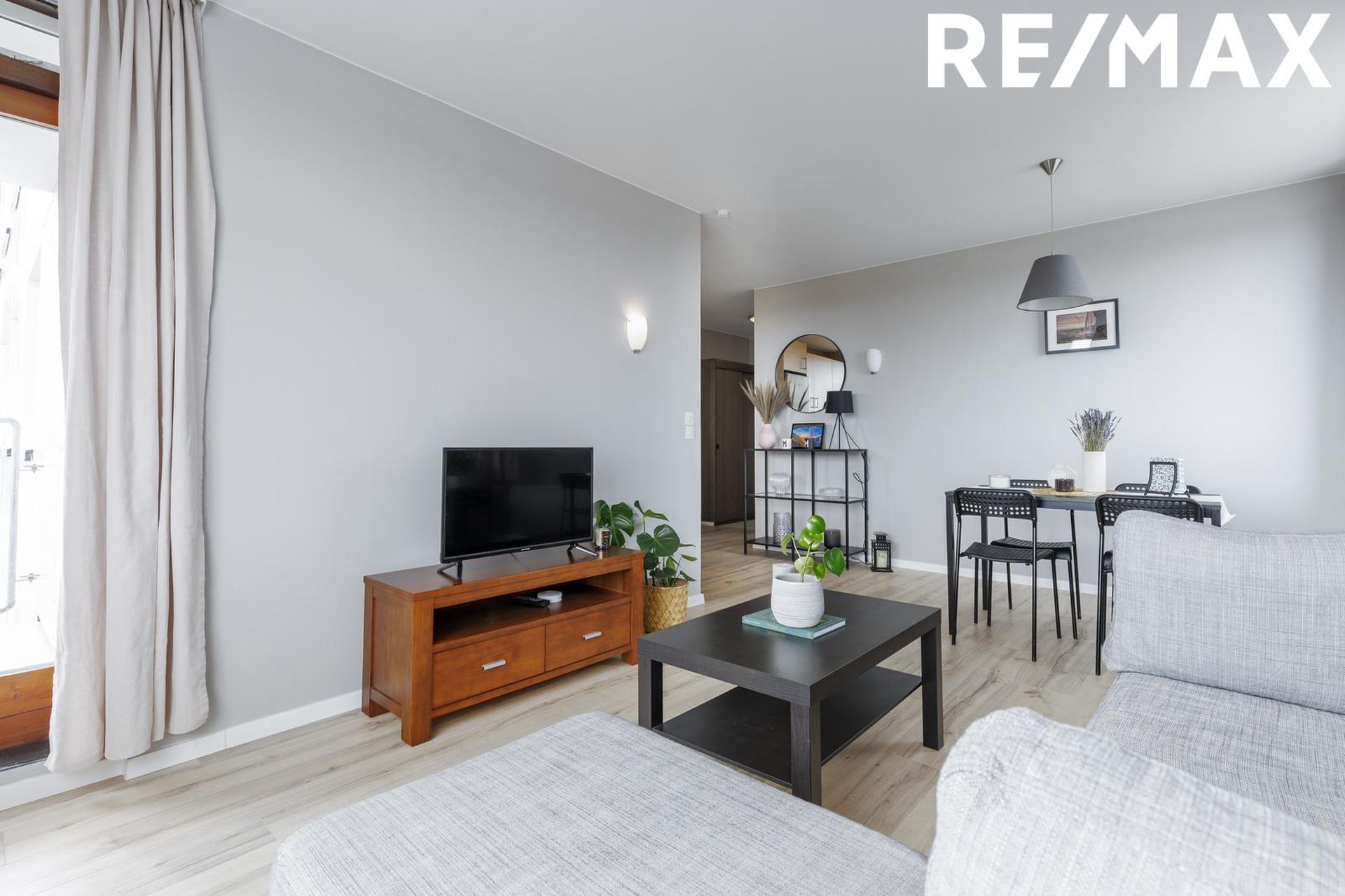 Asparfell 8, 111 Reykjavík