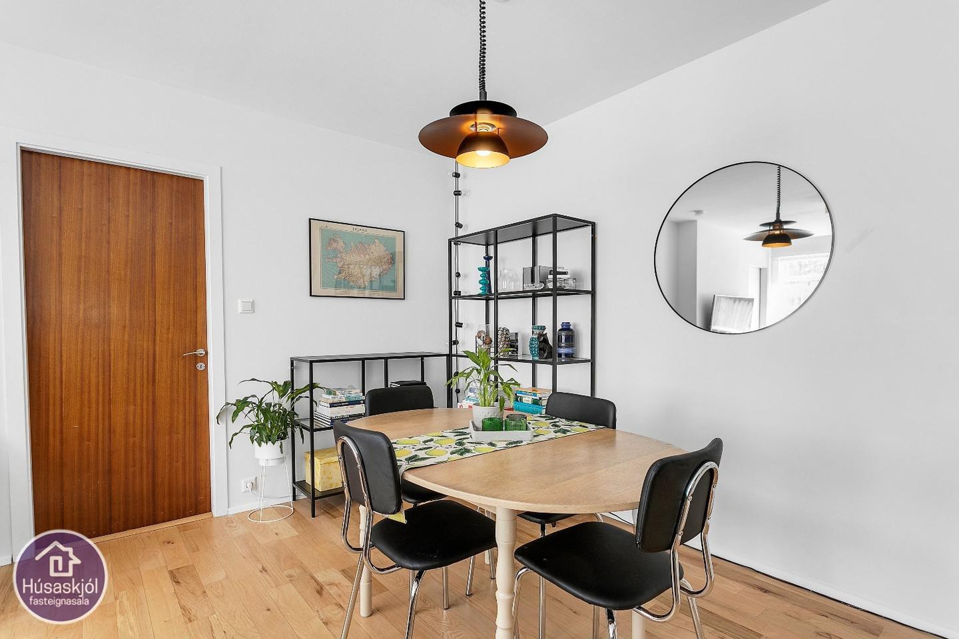 Sporðagrunn 7, 104 Reykjavík