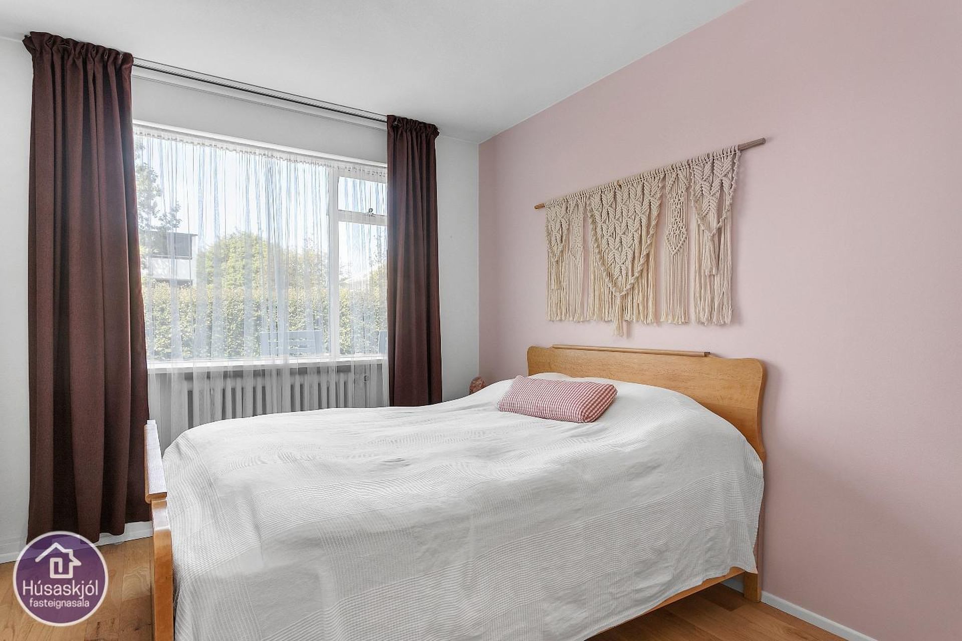 Sporðagrunn 7, 104 Reykjavík