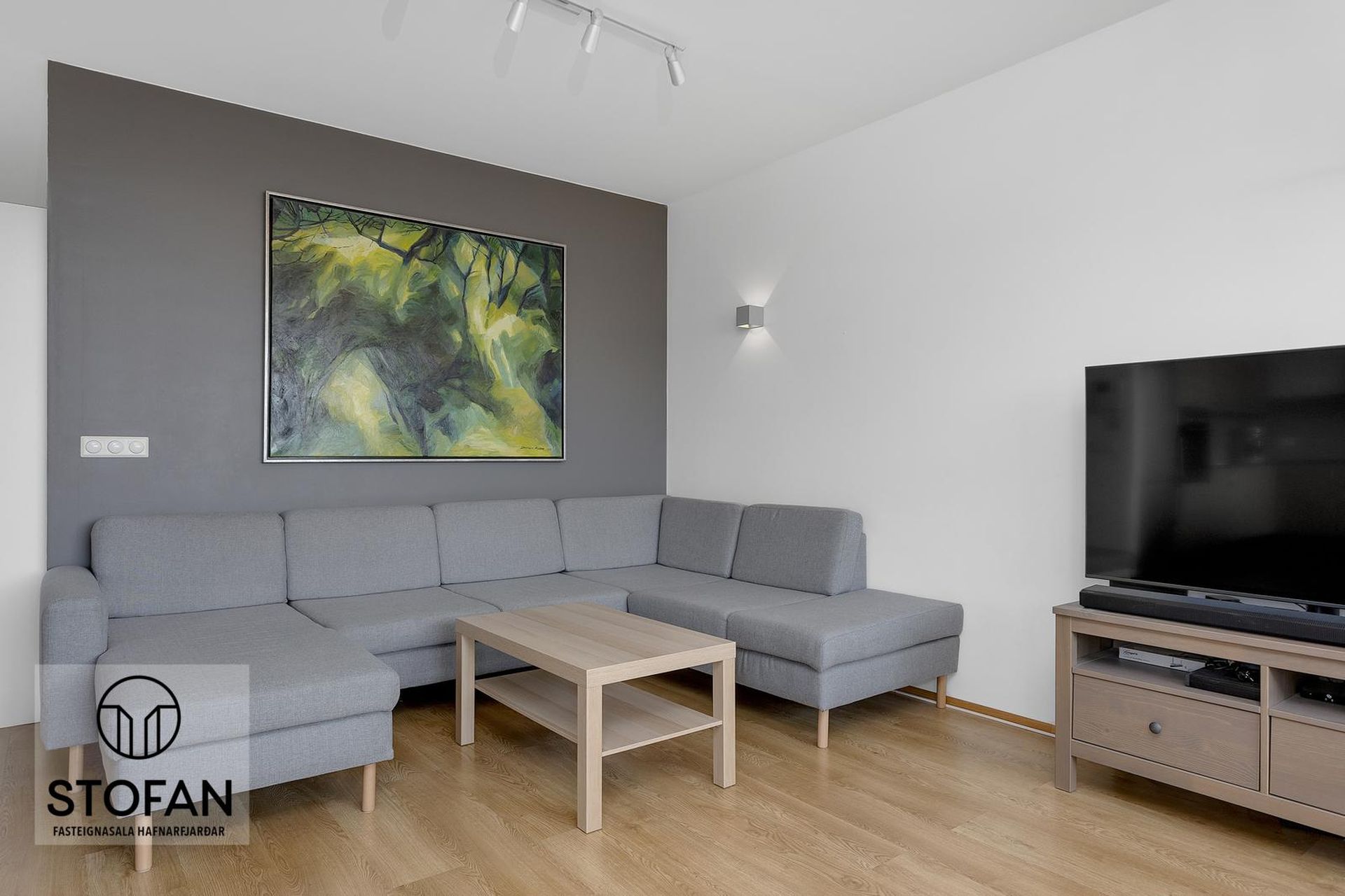 Helluvað 13, 110 Reykjavík