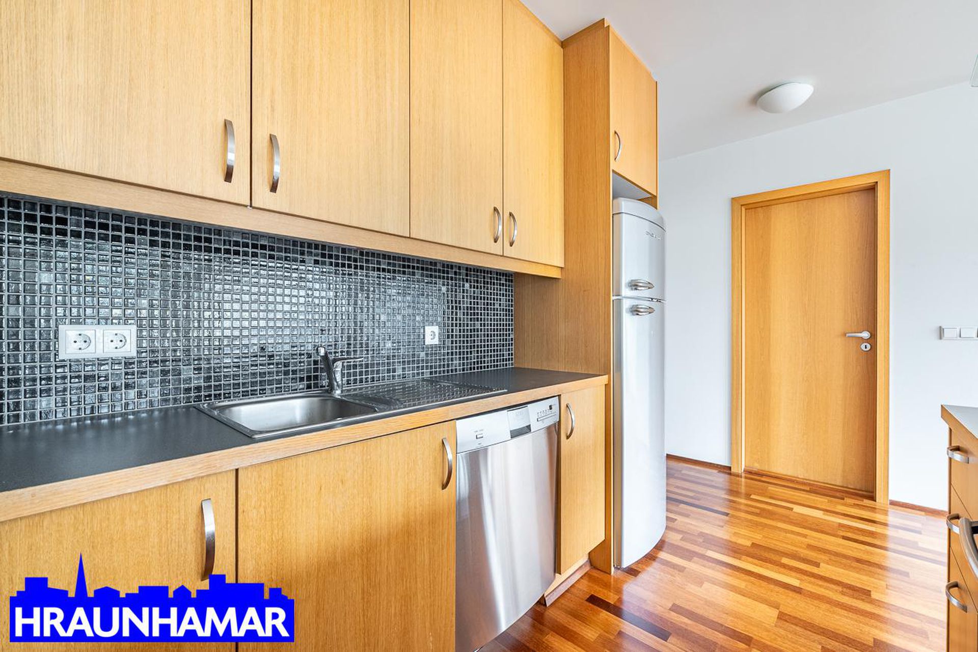 Lækjargata 28, 220 Hafnarfjörður