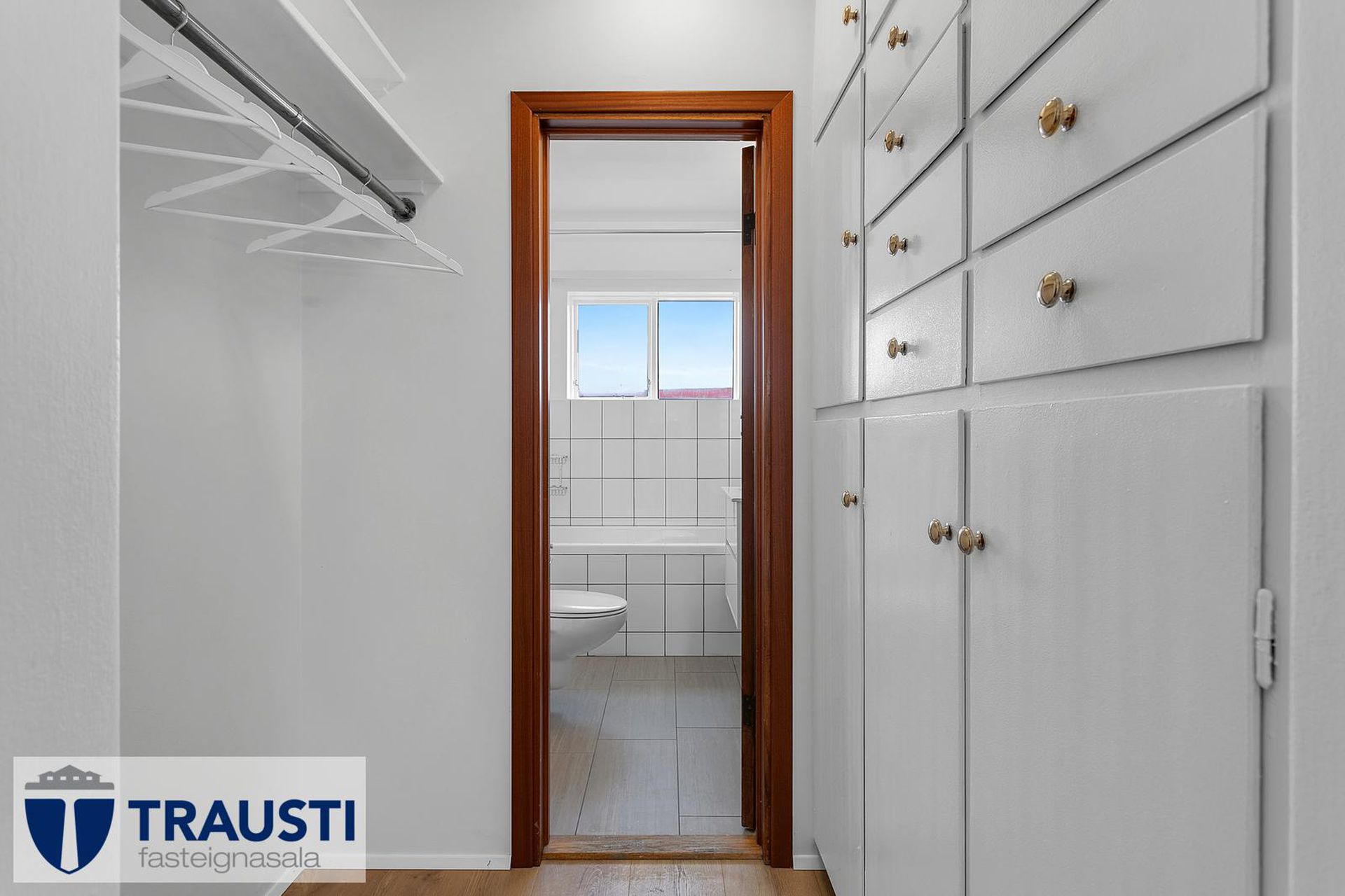 Hjarðarhagi 64, 107 Reykjavík