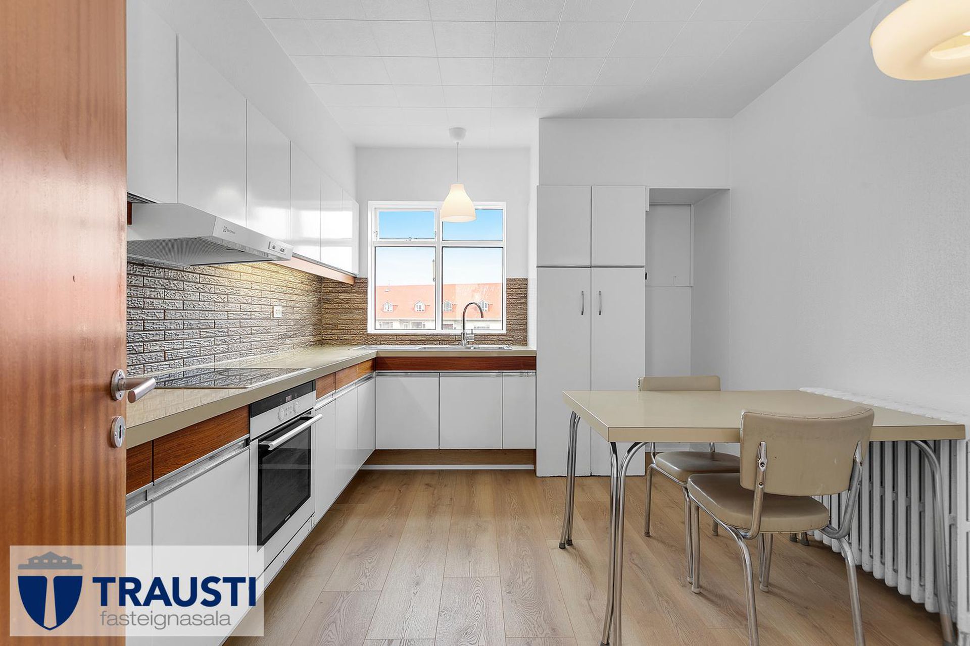 Hjarðarhagi 64, 107 Reykjavík