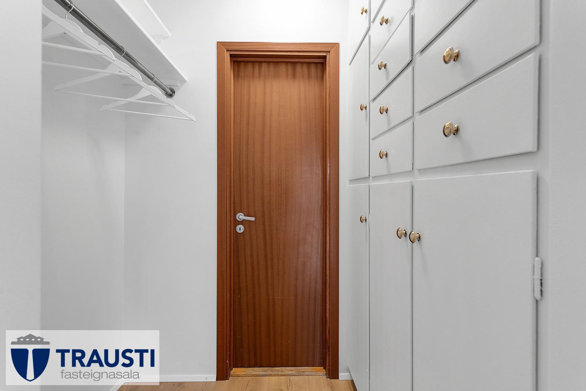 Hjarðarhagi 64, 107 Reykjavík