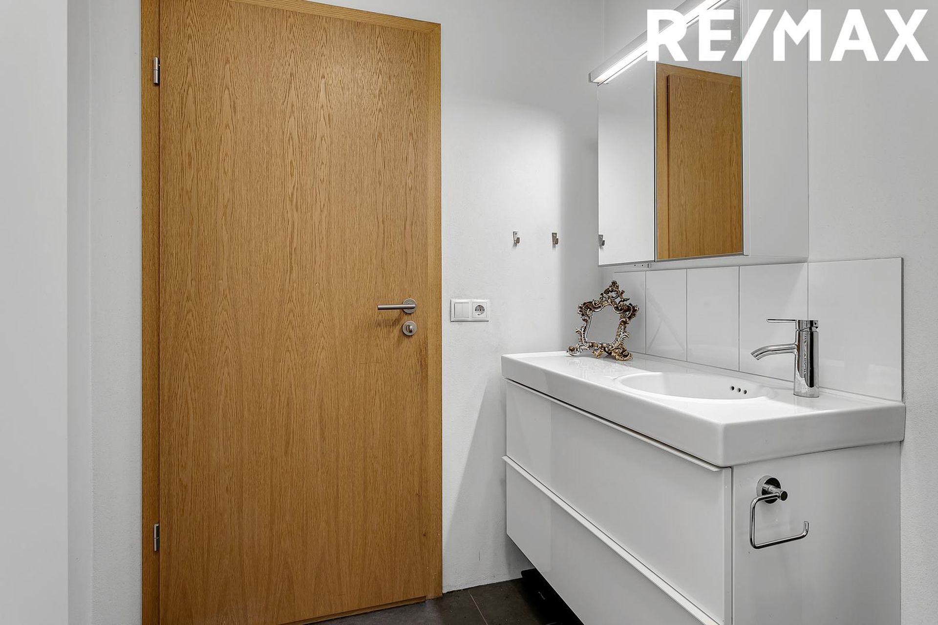 Suðurbraut 24, 220 Hafnarfjörður