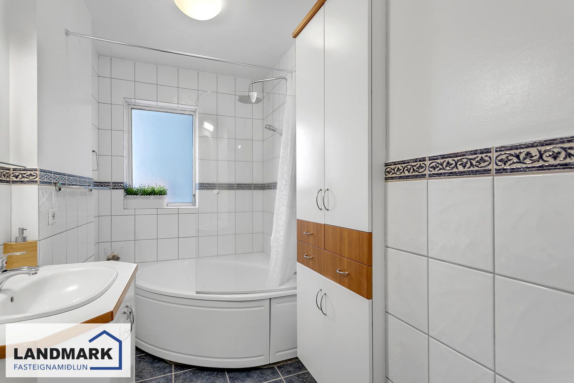 Sólheimar 27, 104 Reykjavík