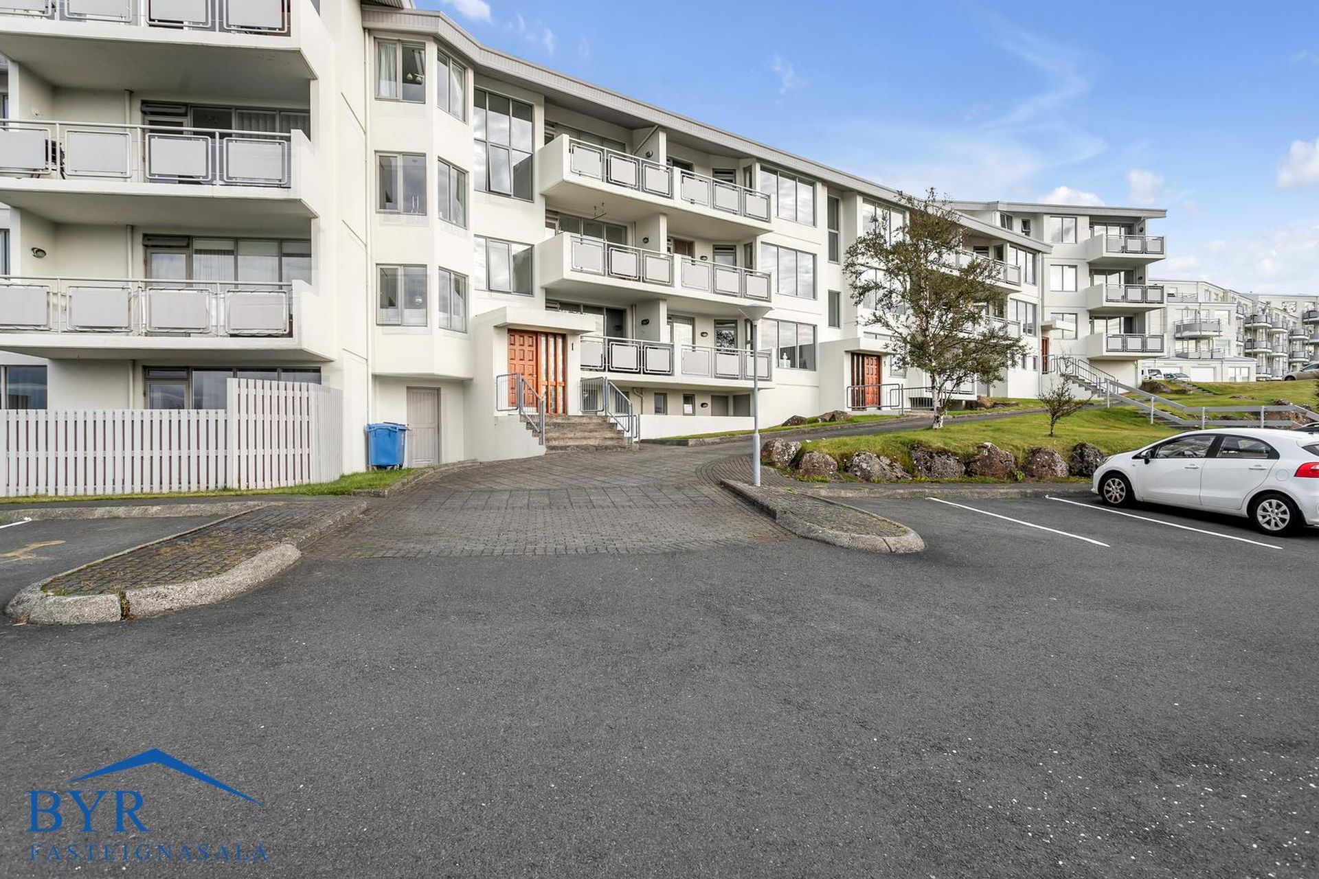 Trönuhjalli 1, 200 Kópavogur