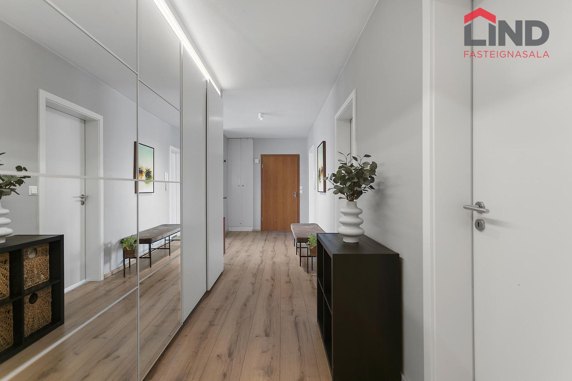 Hvassaleiti 30, 103 Reykjavík